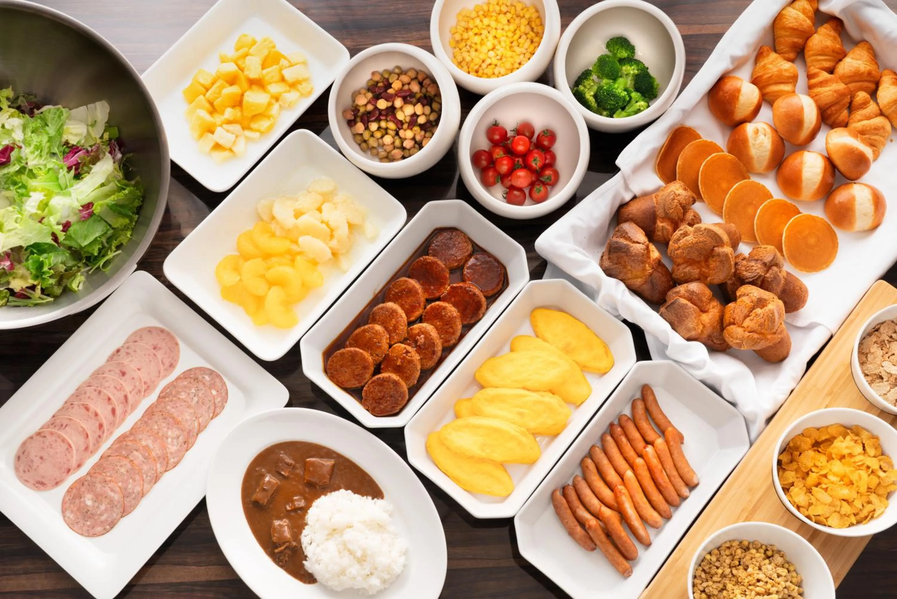 Buffet breakfast in Villa Fontaine Grand Tokyo Roppongi