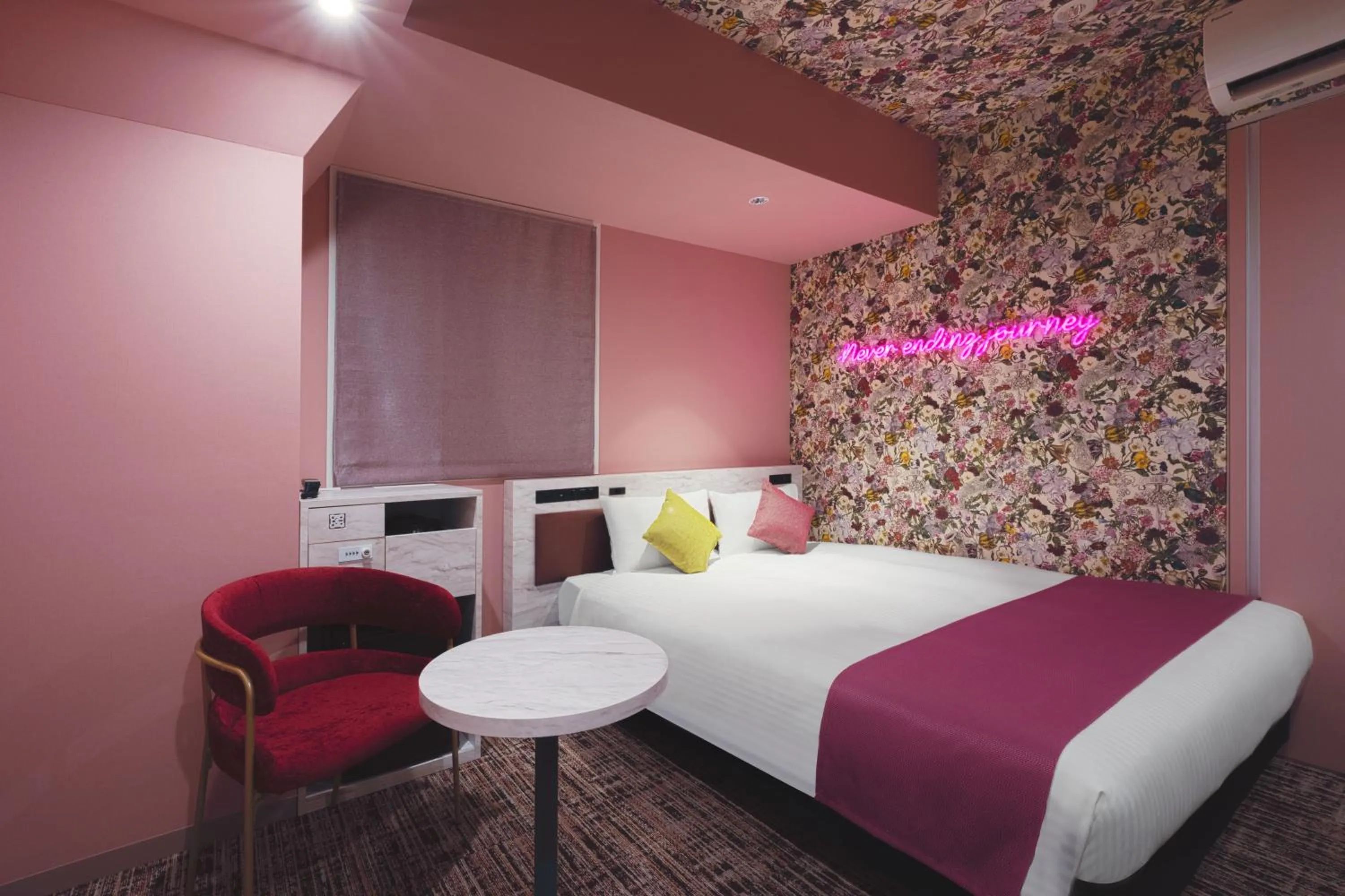 Bed in Hotel Villa Fontaine Tokyo-Shinjuku