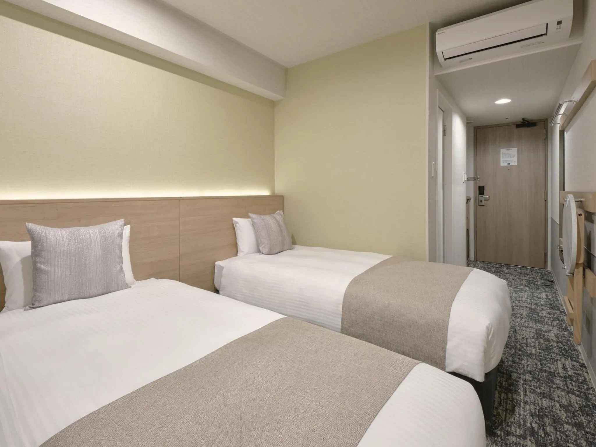 Bed in Hotel Villa Fontaine Tokyo-Kayabacho