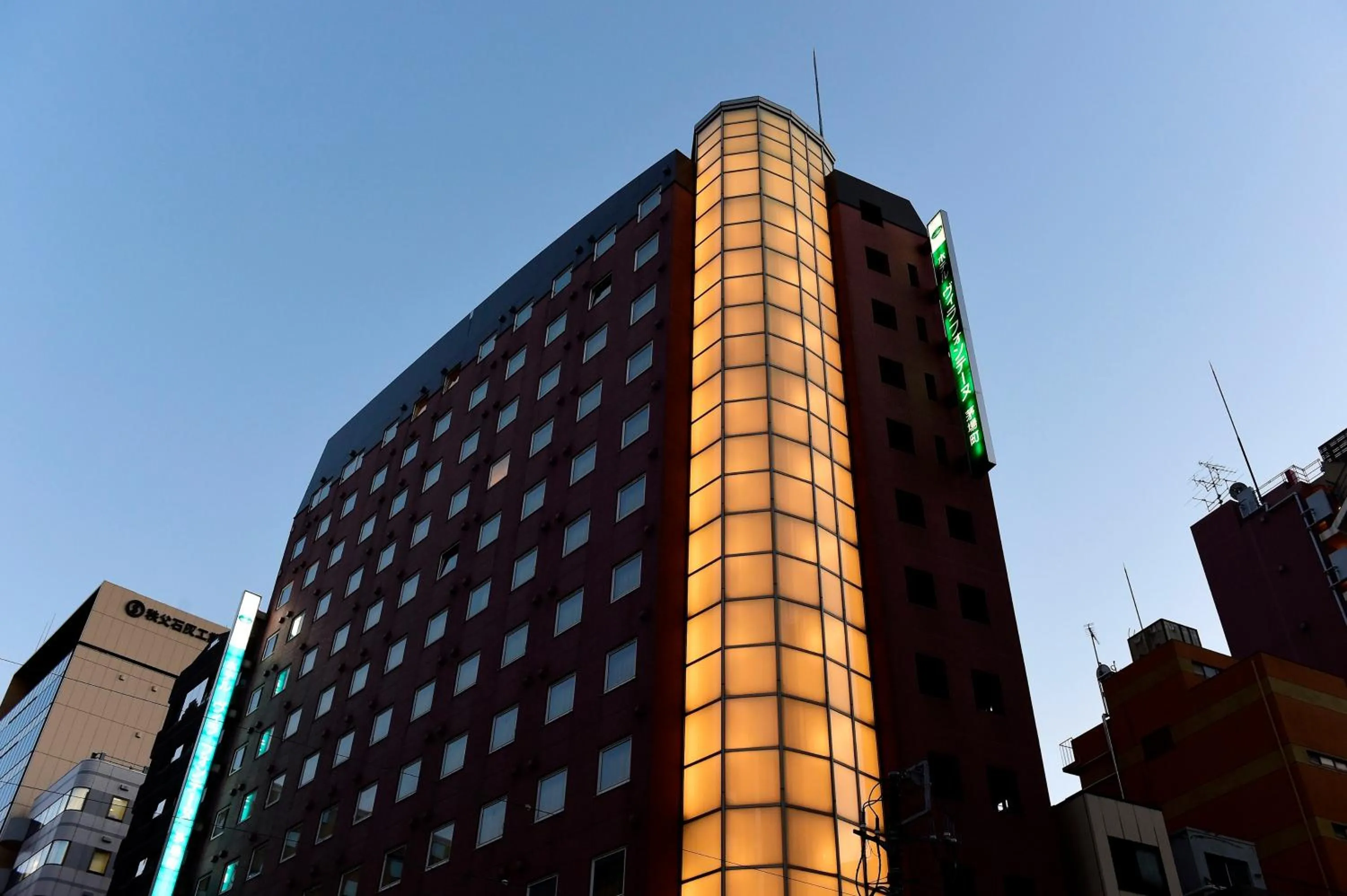 Facade/entrance in Hotel Villa Fontaine Tokyo-Kayabacho