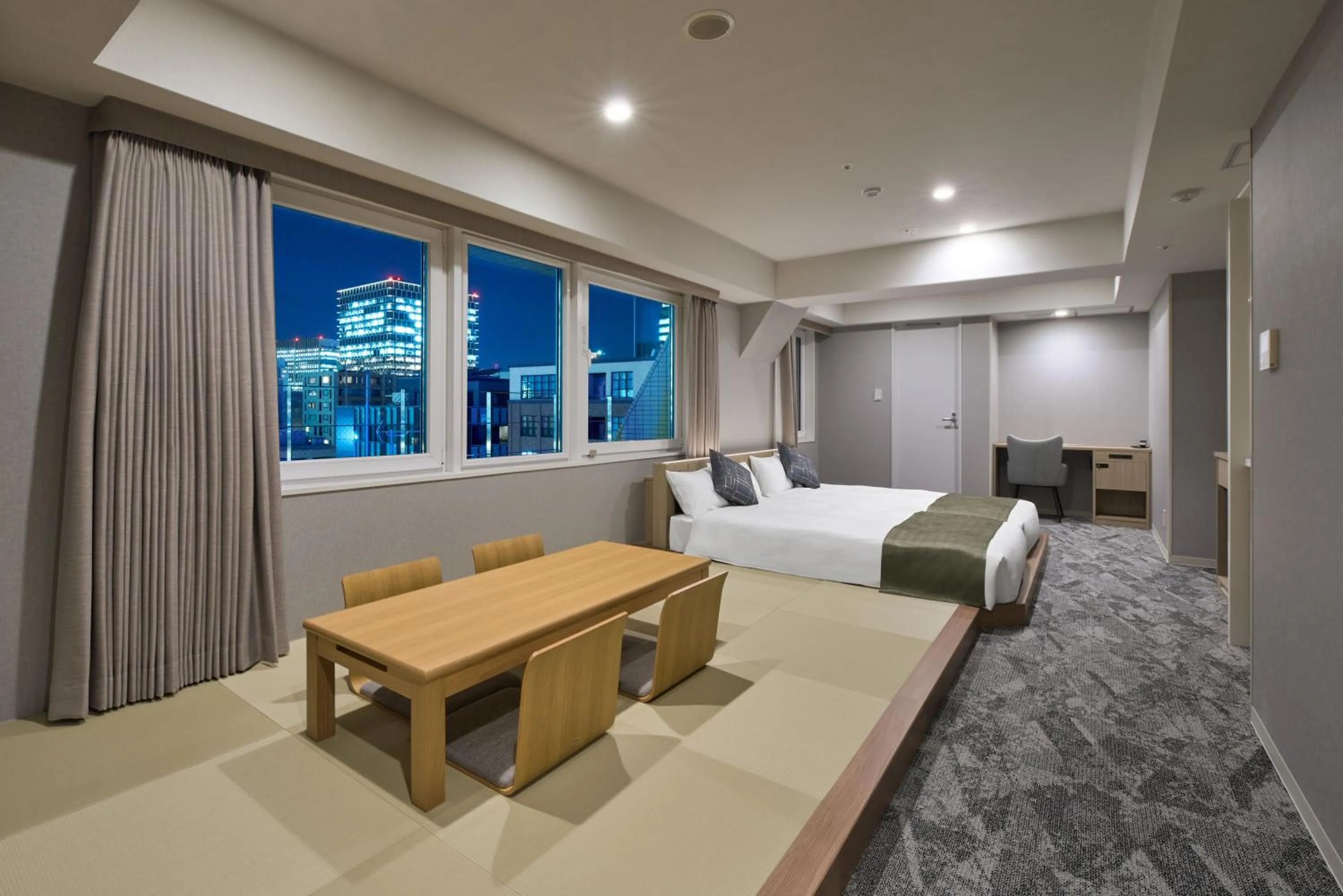 Photo of the whole room, Bed in Hotel Villa Fontaine Tokyo-Otemachi