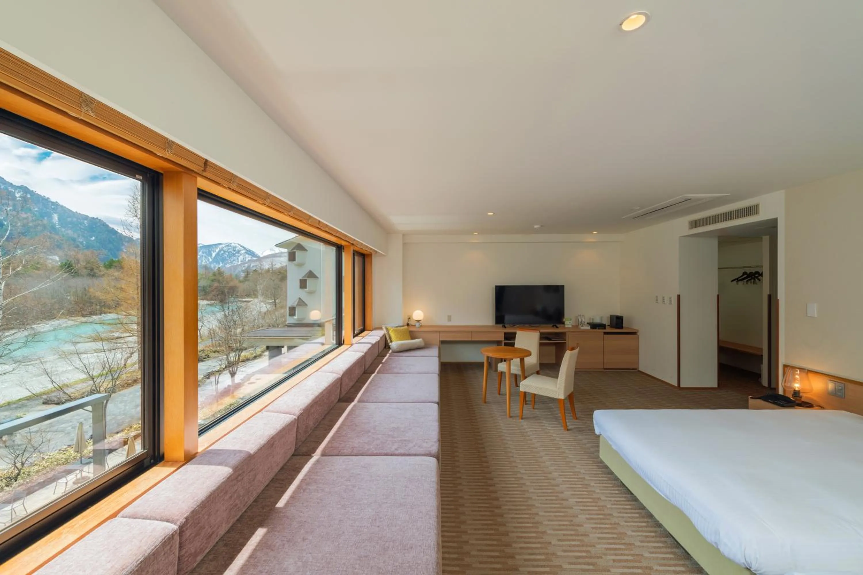 Bed in Kamikochi Lemeiesta Hotel