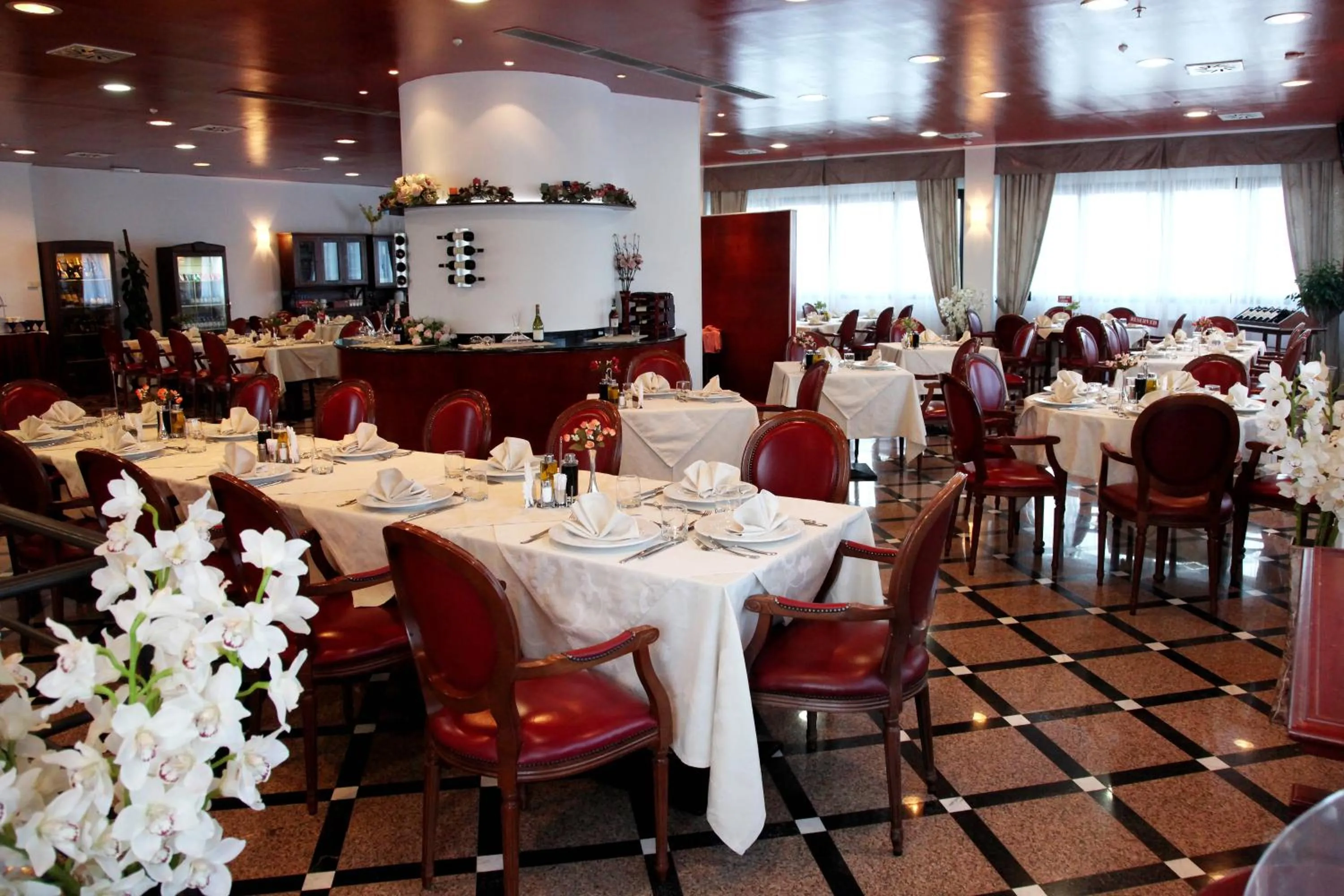 Restaurant/places to eat in Aksai Residence