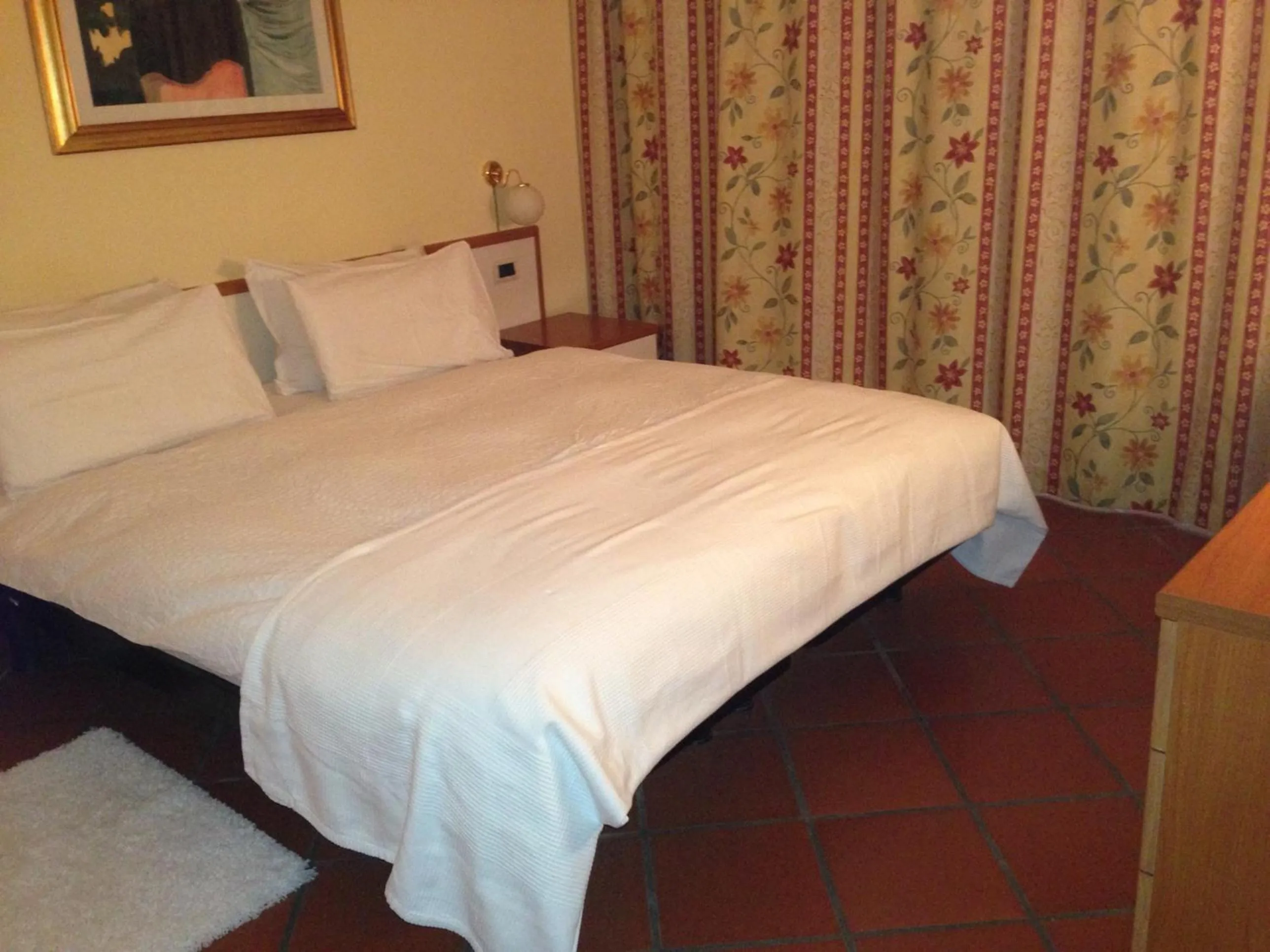 Bedroom, Bed in Aksai Residence