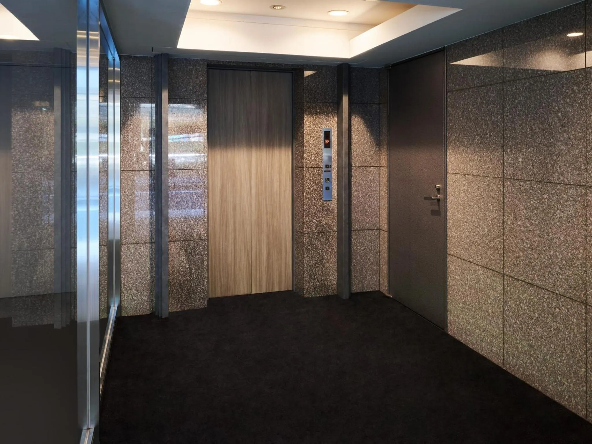 elevator in Hotel Villa Fontaine Tokyo-Nihombashi Mitsukoshimae