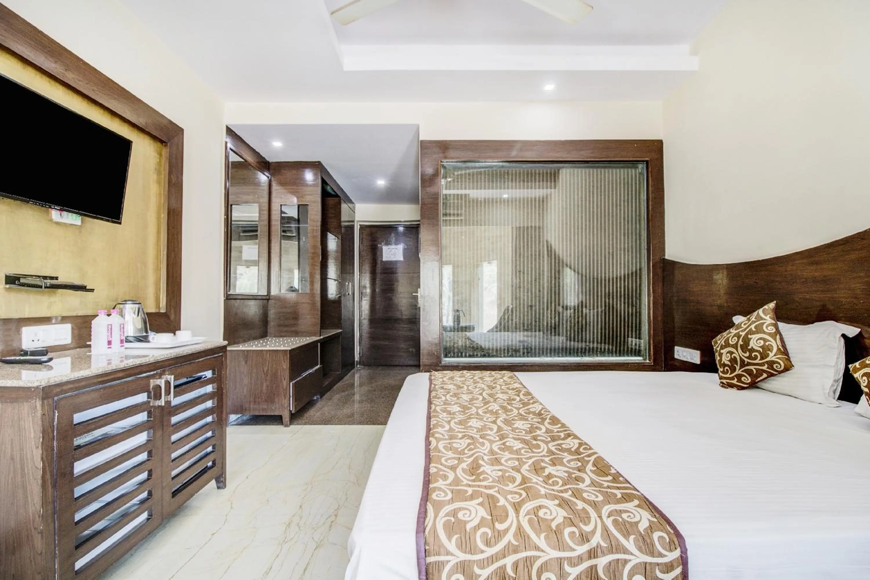 Photo of the whole room in Hotel Royale Palace