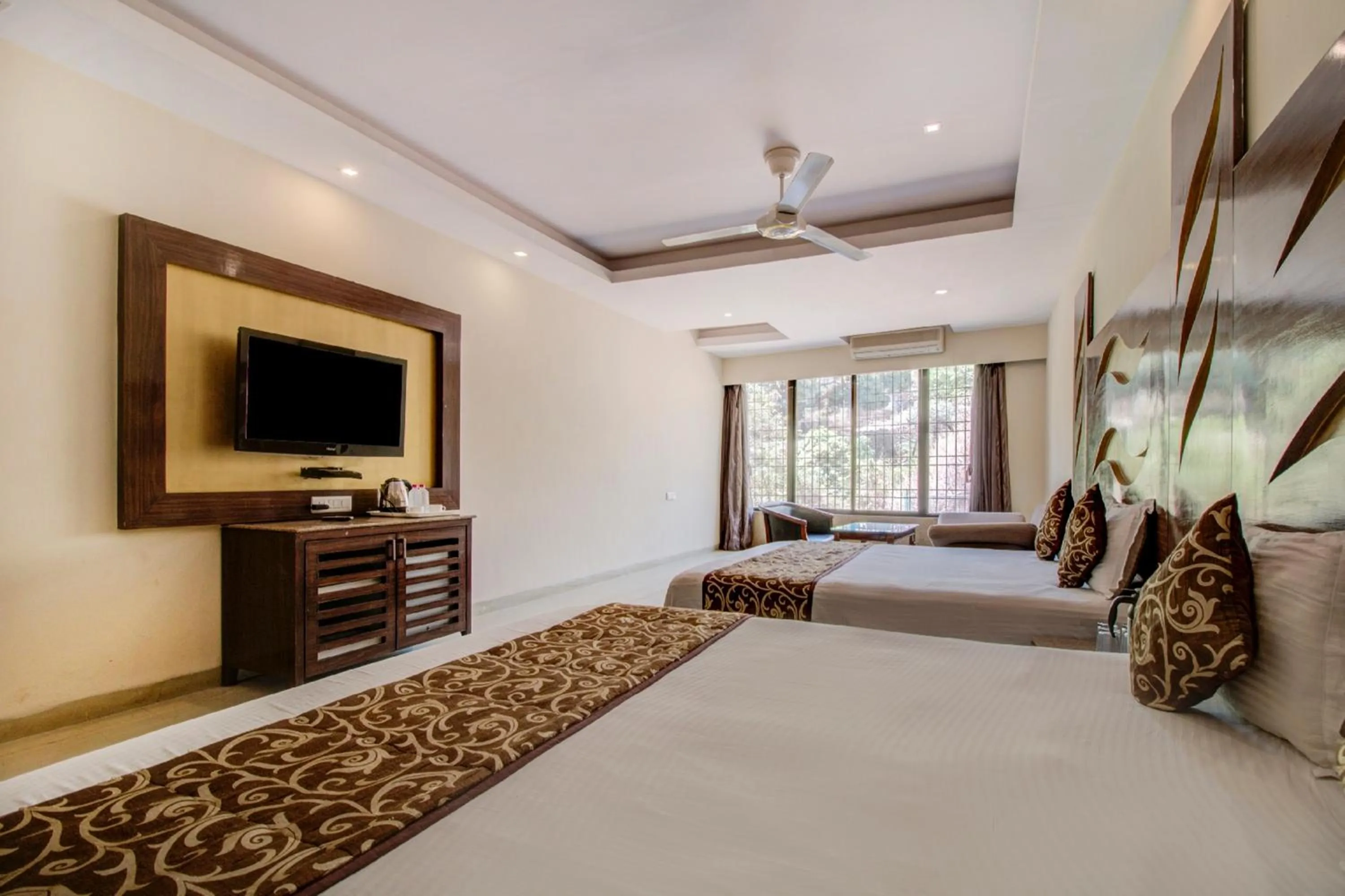 Photo of the whole room in Hotel Royale Palace