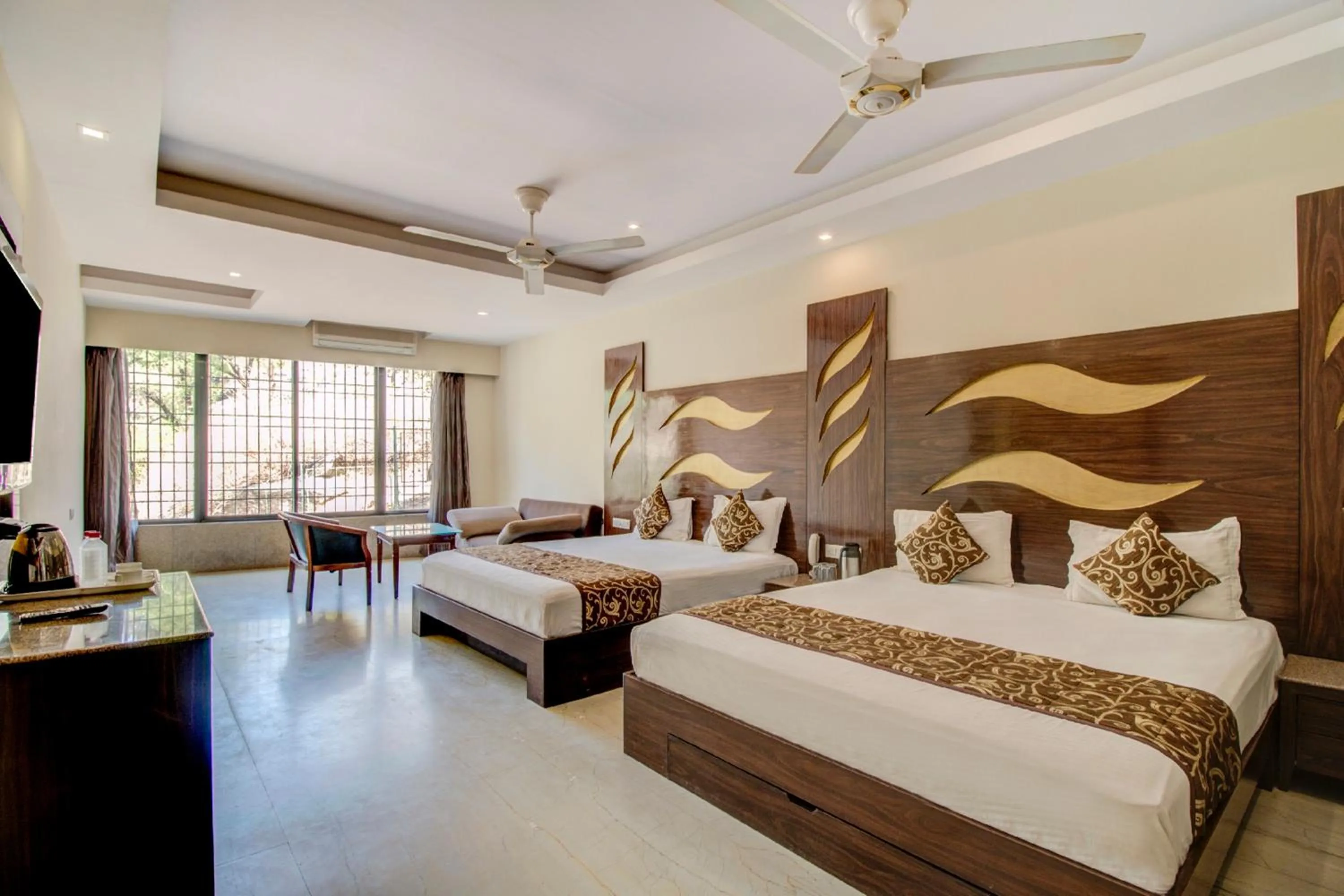 Photo of the whole room in Hotel Royale Palace