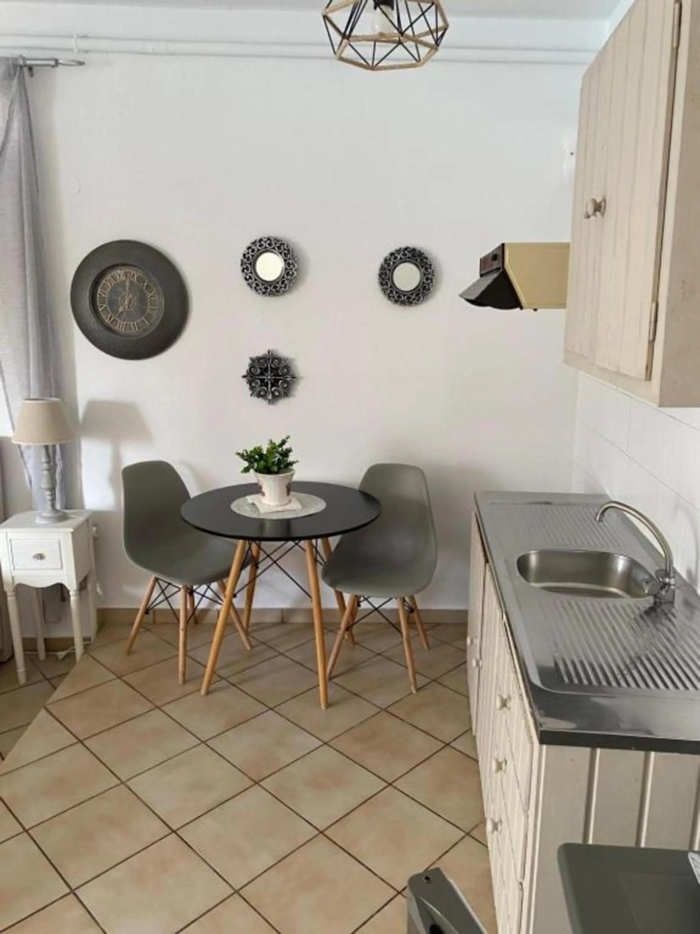 Coffee/tea facilities in Kasteli Studios & Apartments