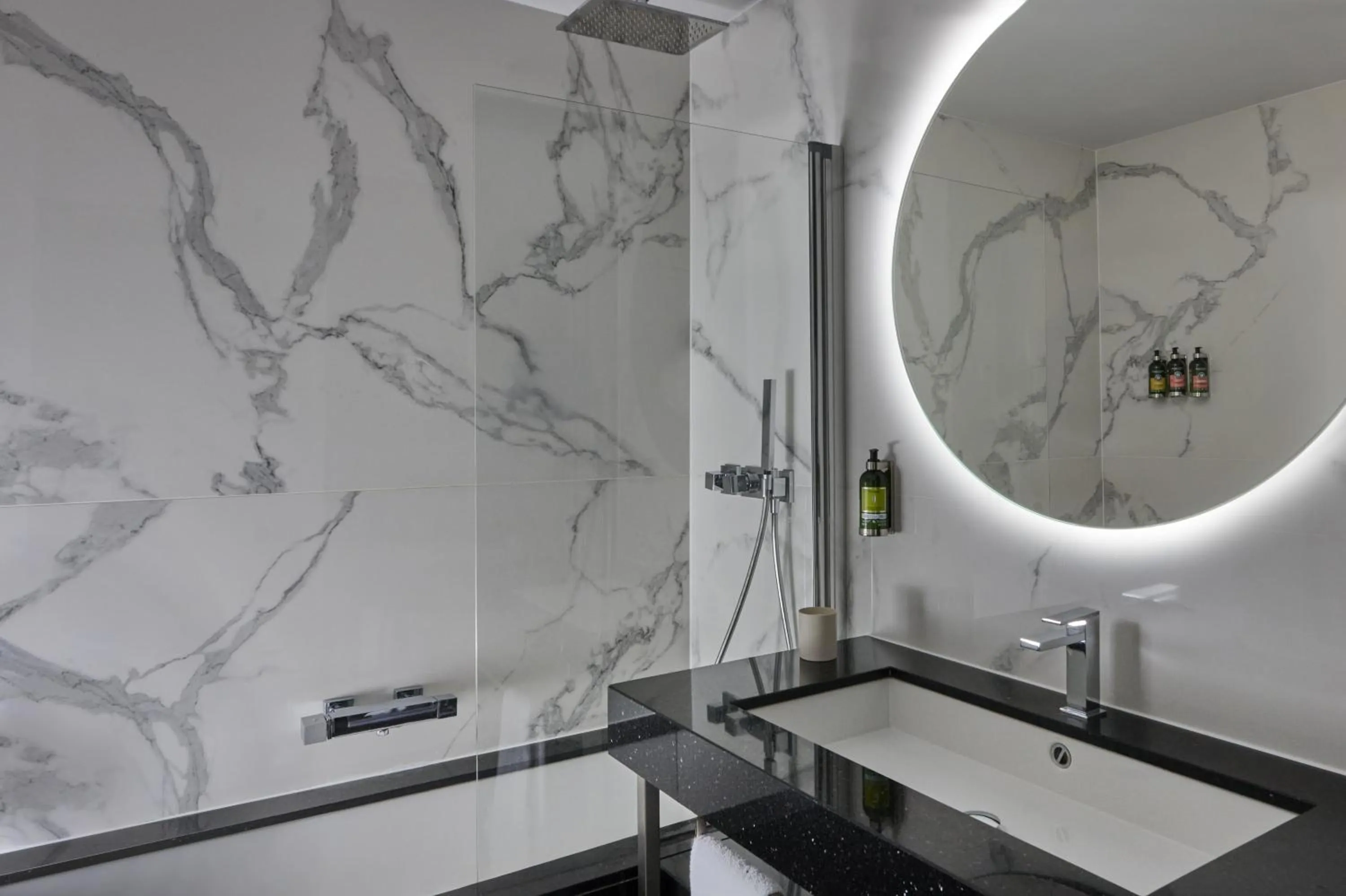 Bathroom in Fraser Suites Le Claridge Champs-Elysées