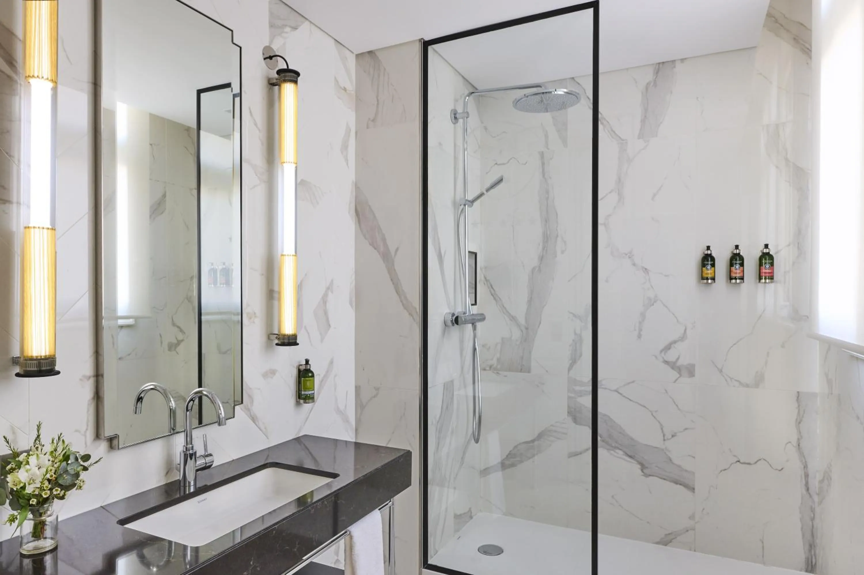 Shower in Fraser Suites Le Claridge Champs-Elysées