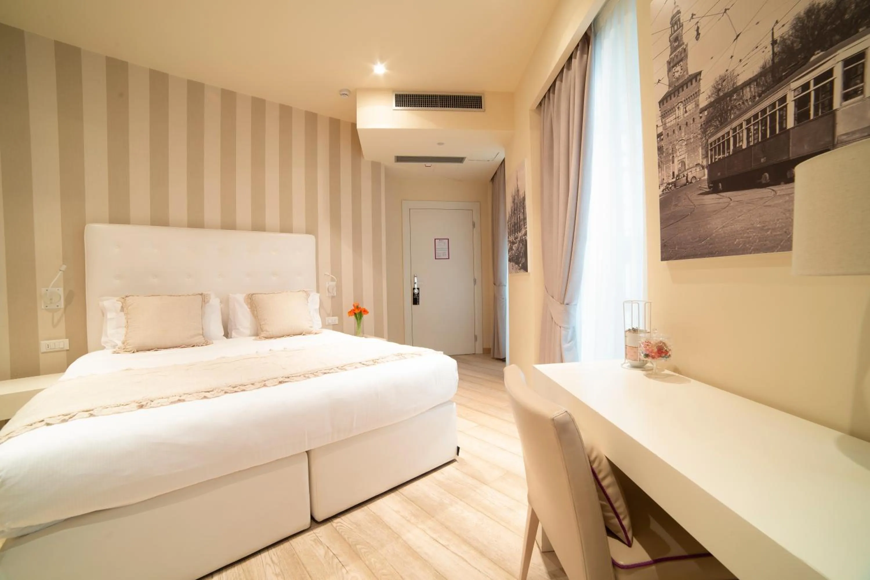 Photo of the whole room, Bed in Rooms Milano Duomo