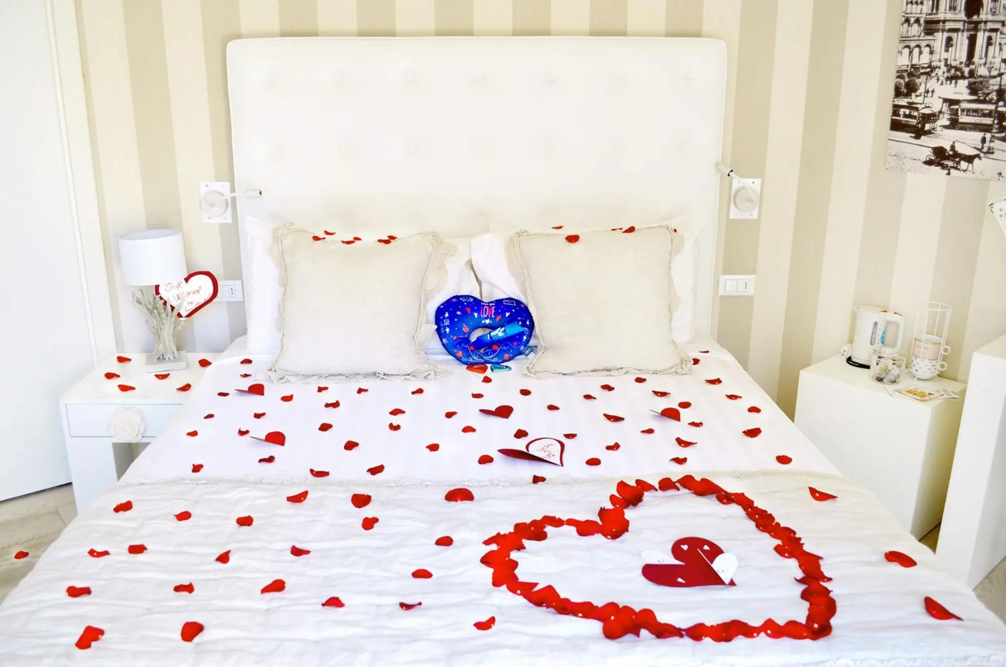 Decorative detail, Bed in Rooms Milano Duomo