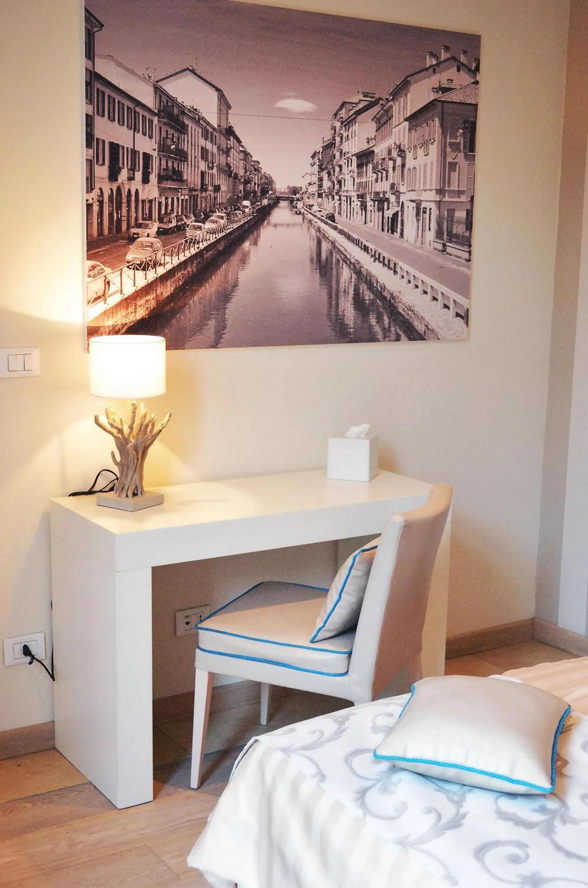 Decorative detail, Bed in Rooms Milano Duomo