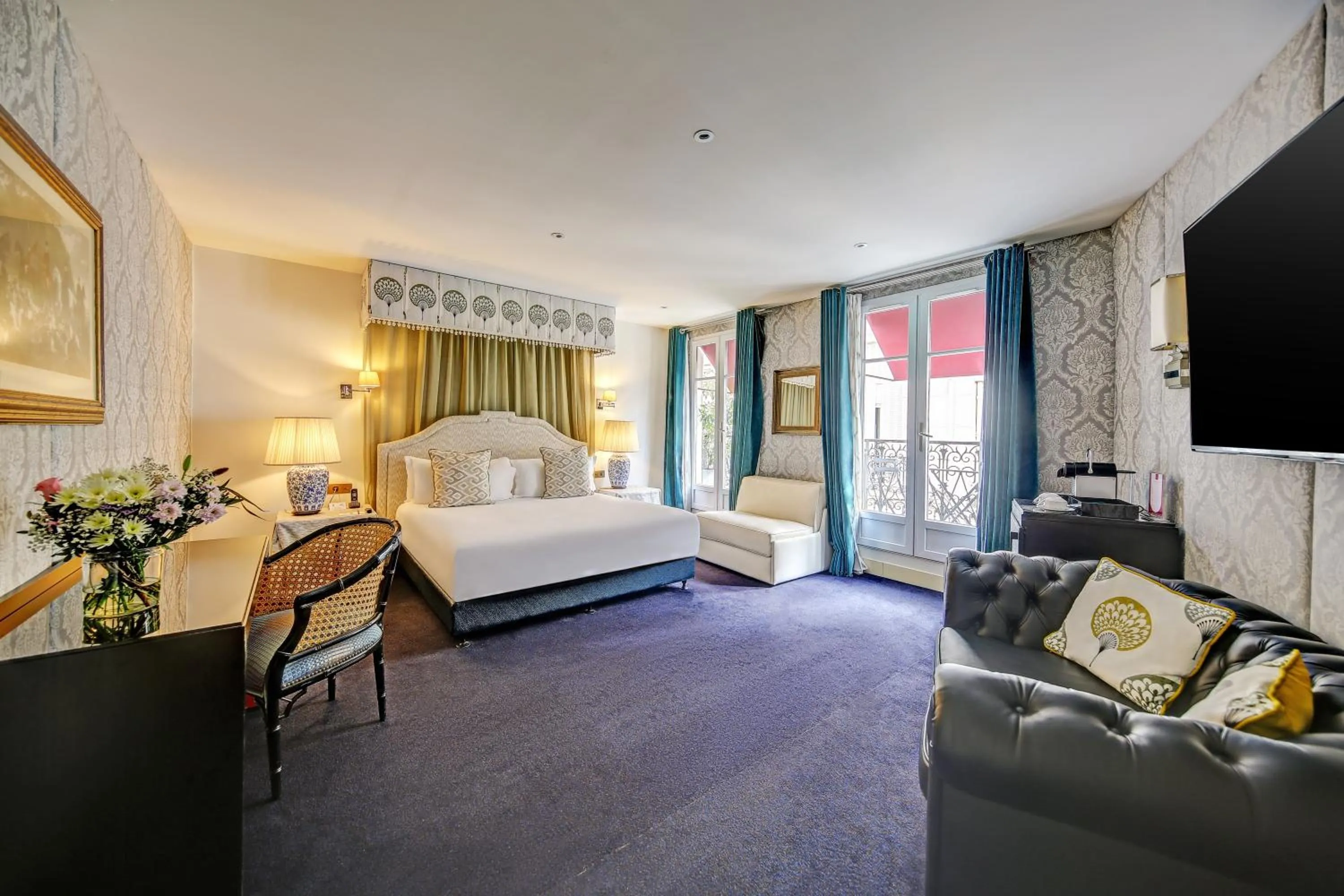 Bed in Chalgrin Boutique Hotel