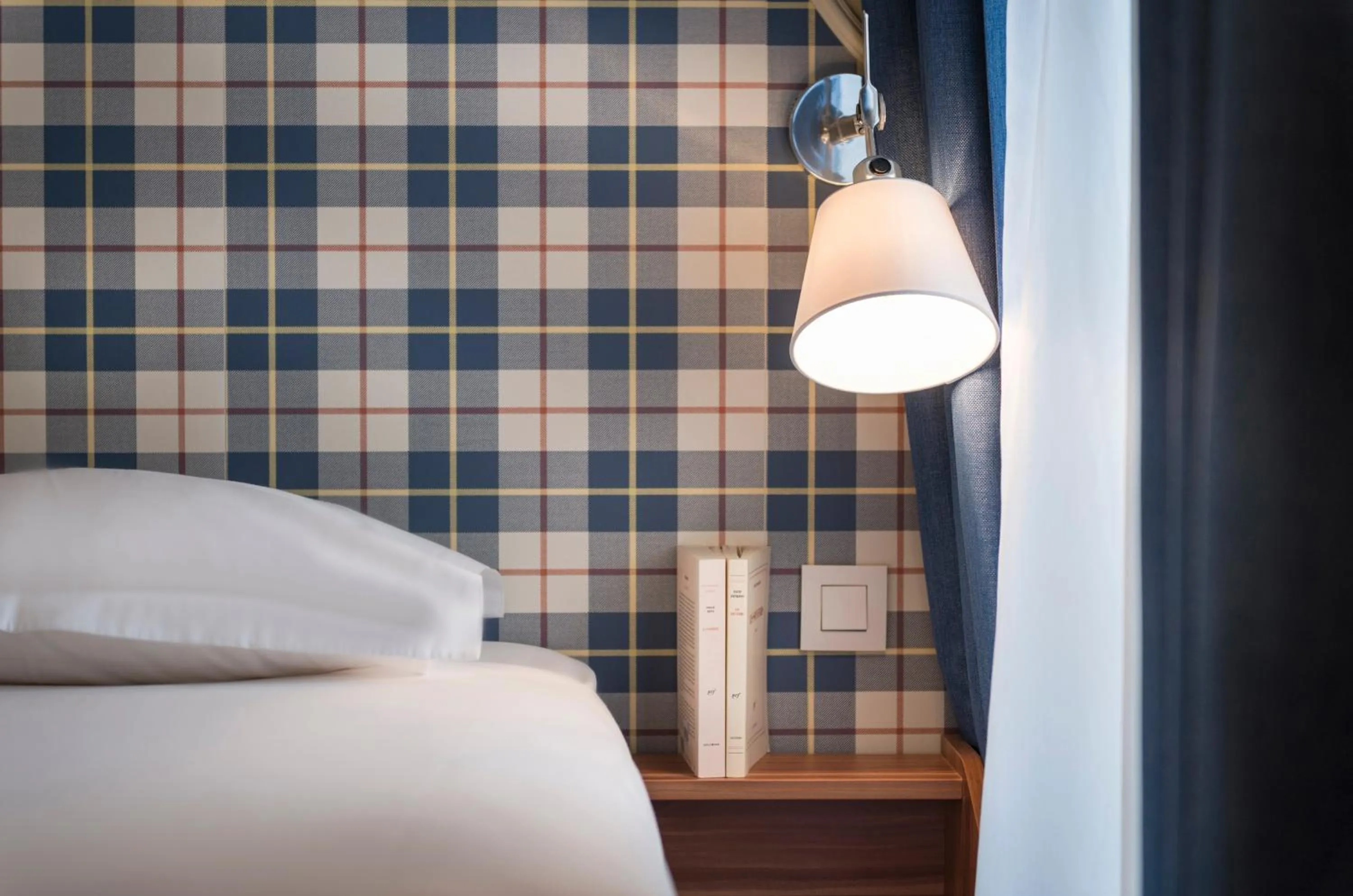 Bed in Hotel Boris V. by Happyculture