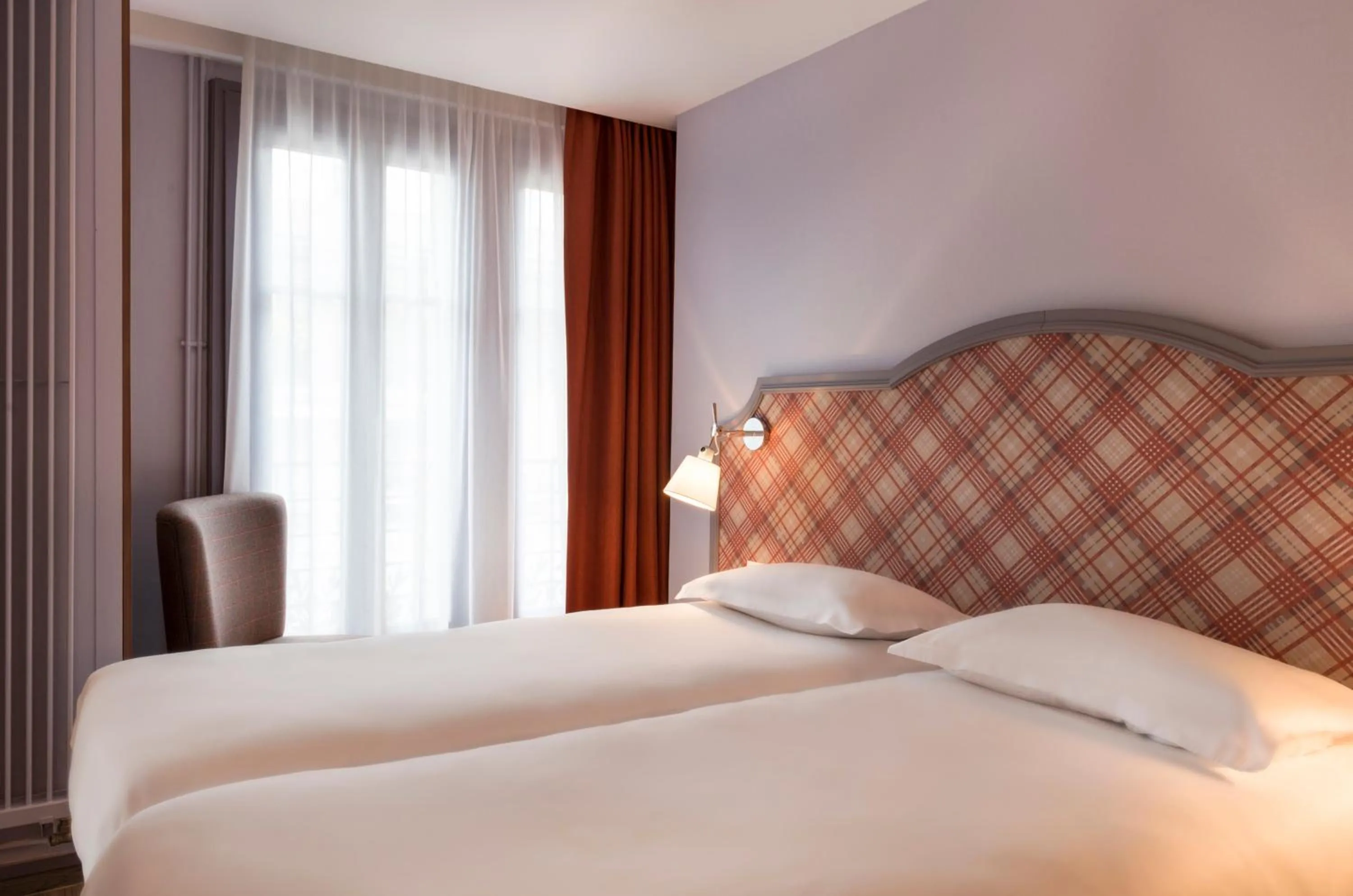 Bed in Hotel Boris V. by Happyculture