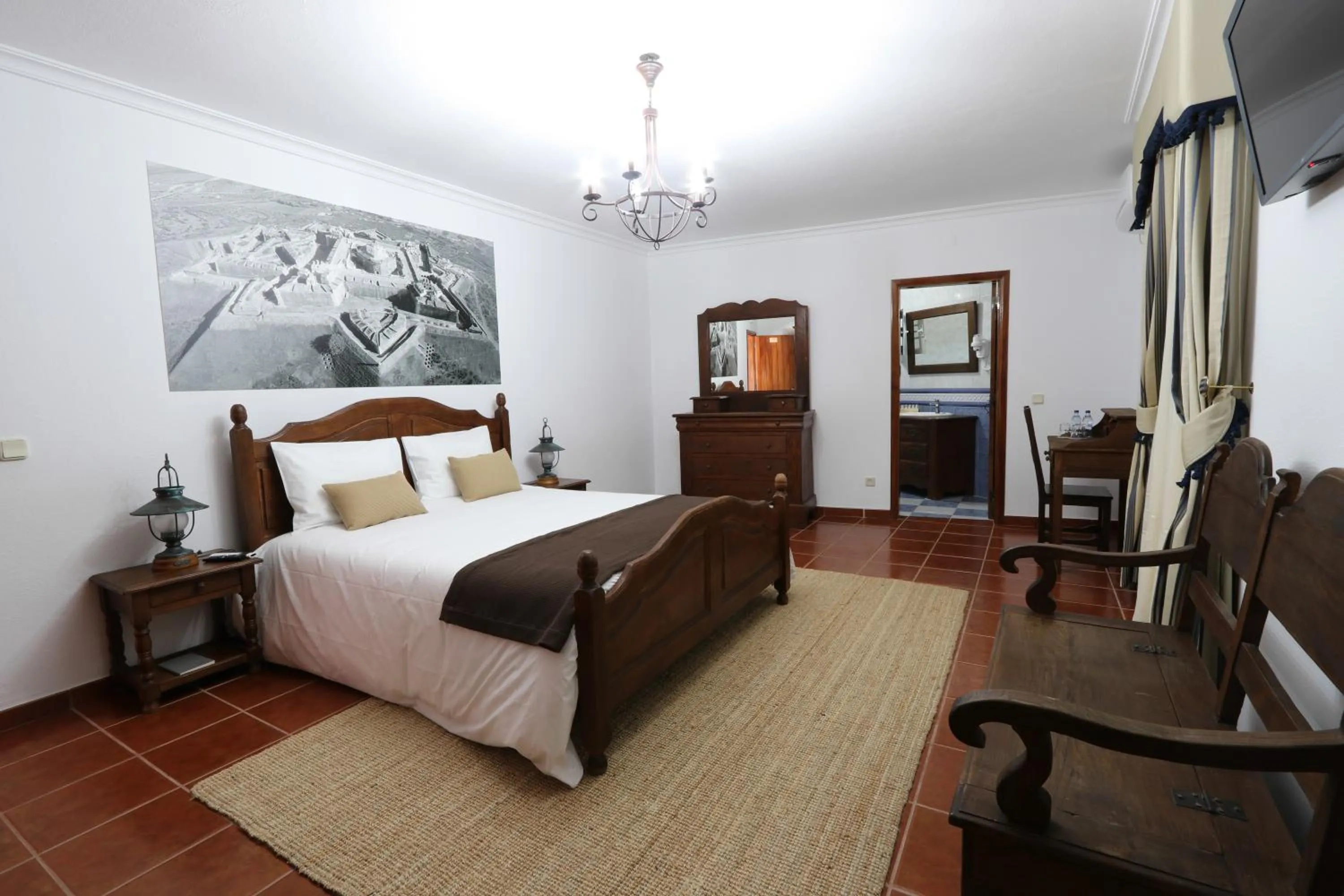 Bathroom, Bed in Monte da Graça