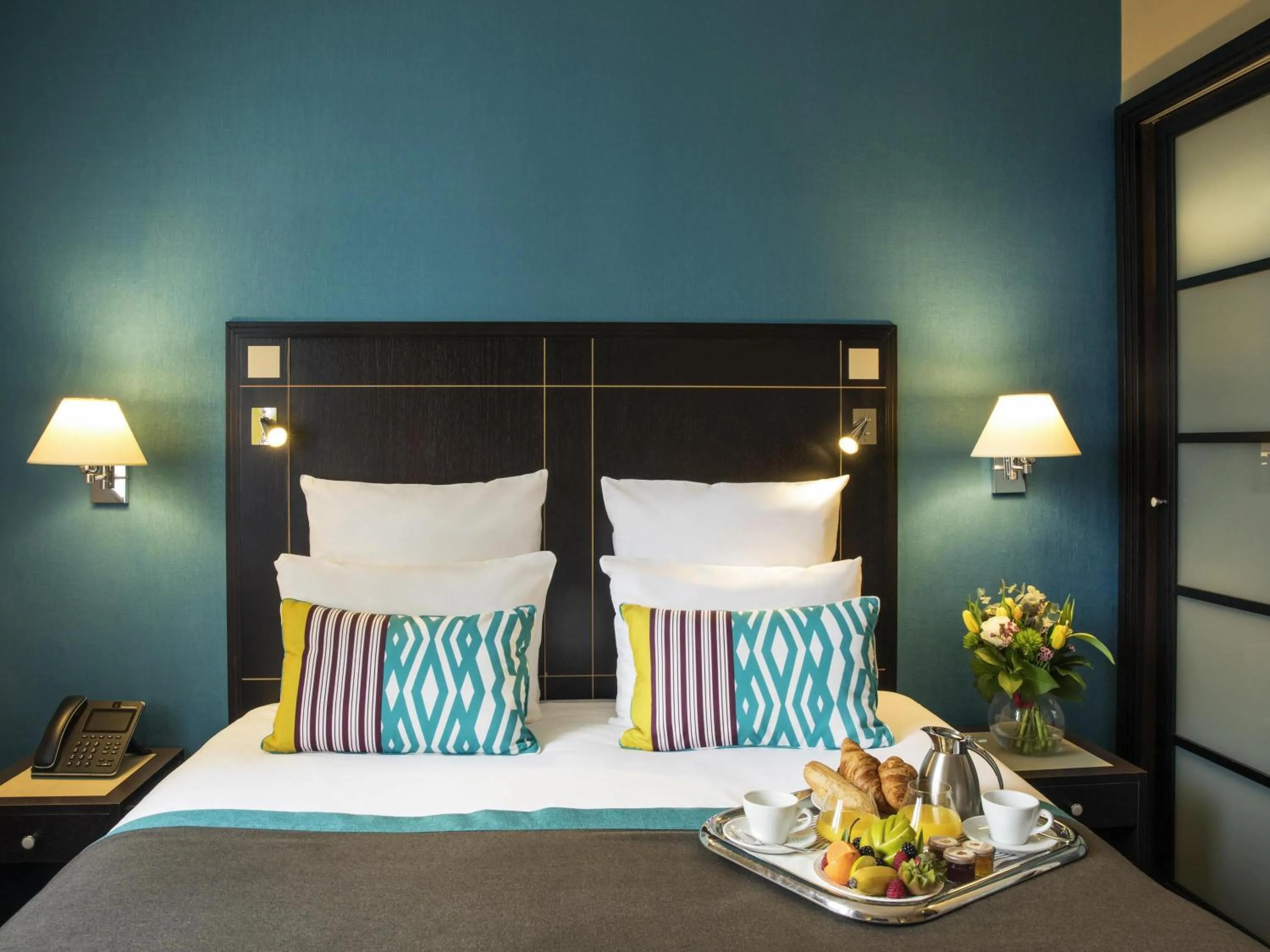 Bedroom, Bed in Hotel Mercure La Baule Majestic