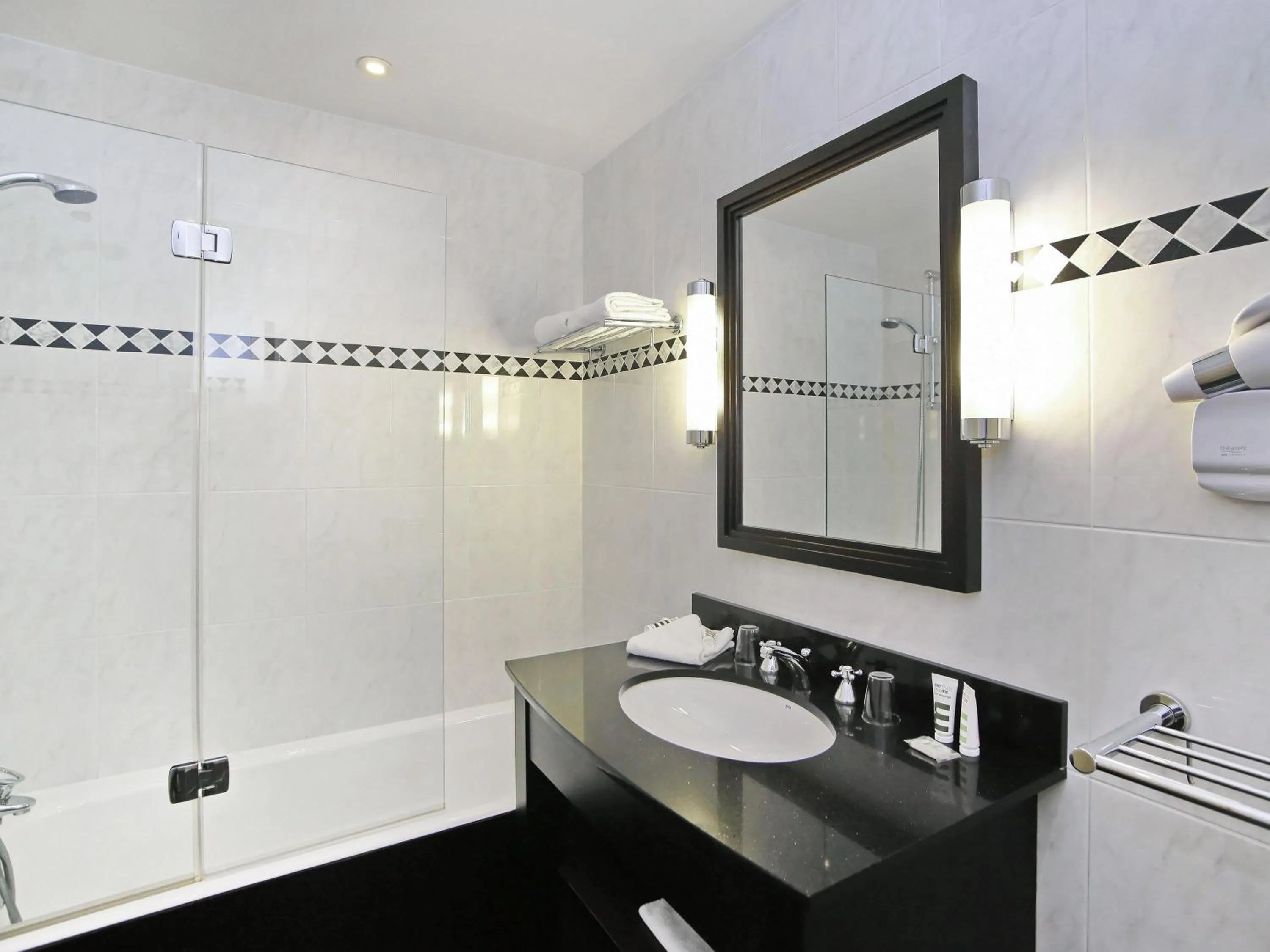 Bedroom in Hotel Mercure La Baule Majestic