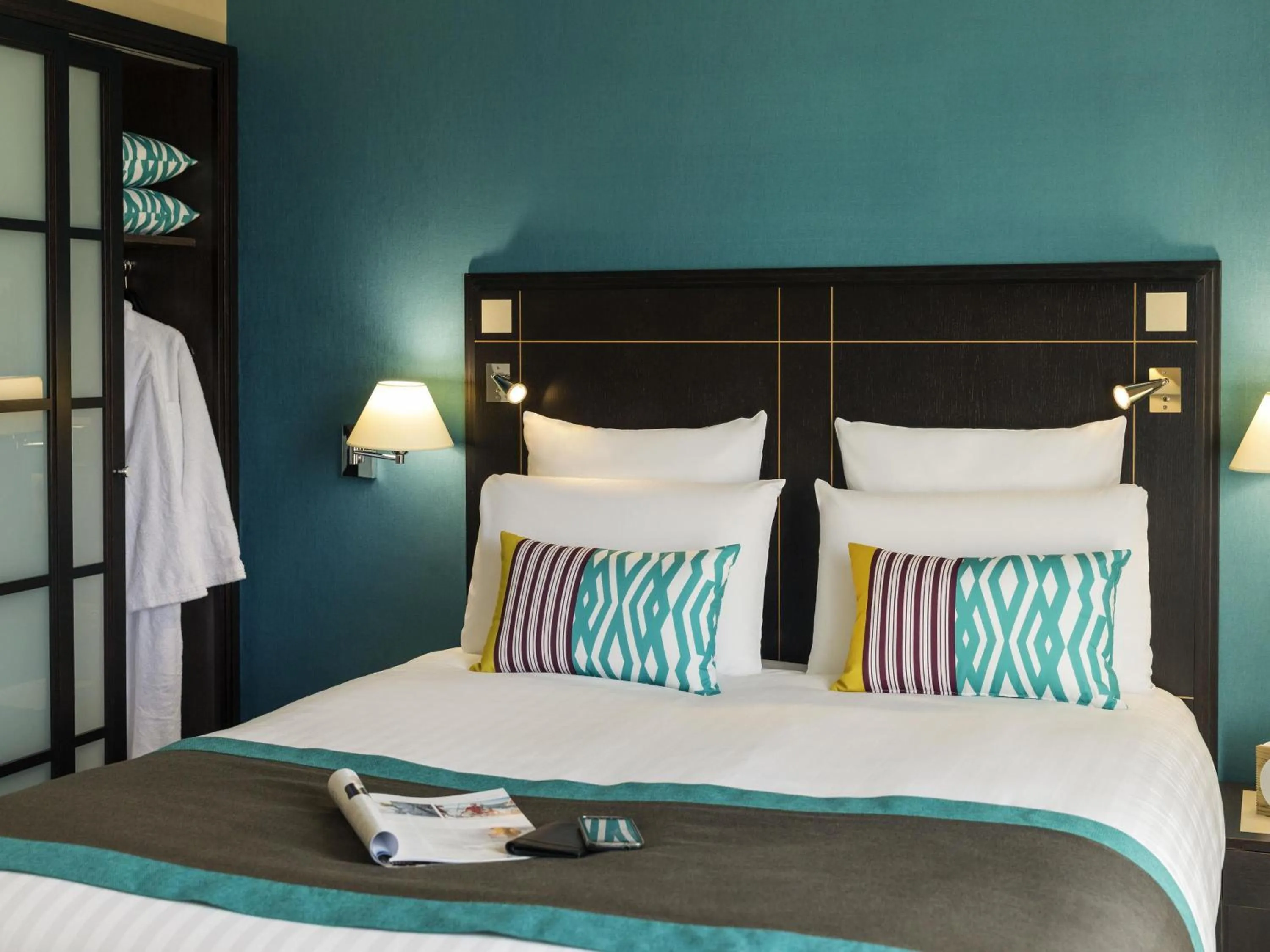 Bedroom, Bed in Hotel Mercure La Baule Majestic