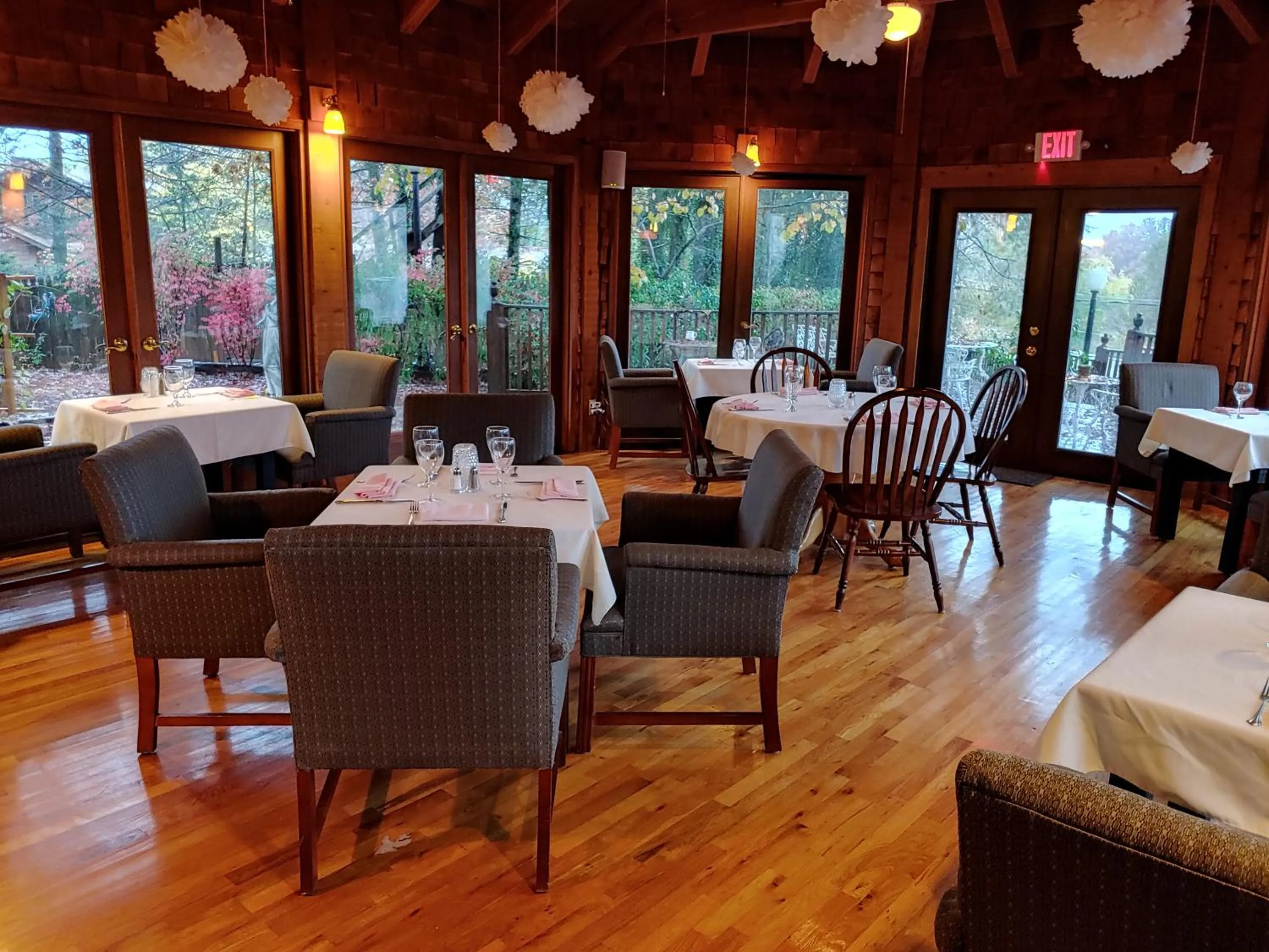Dining area in McKinley Edwards Inn