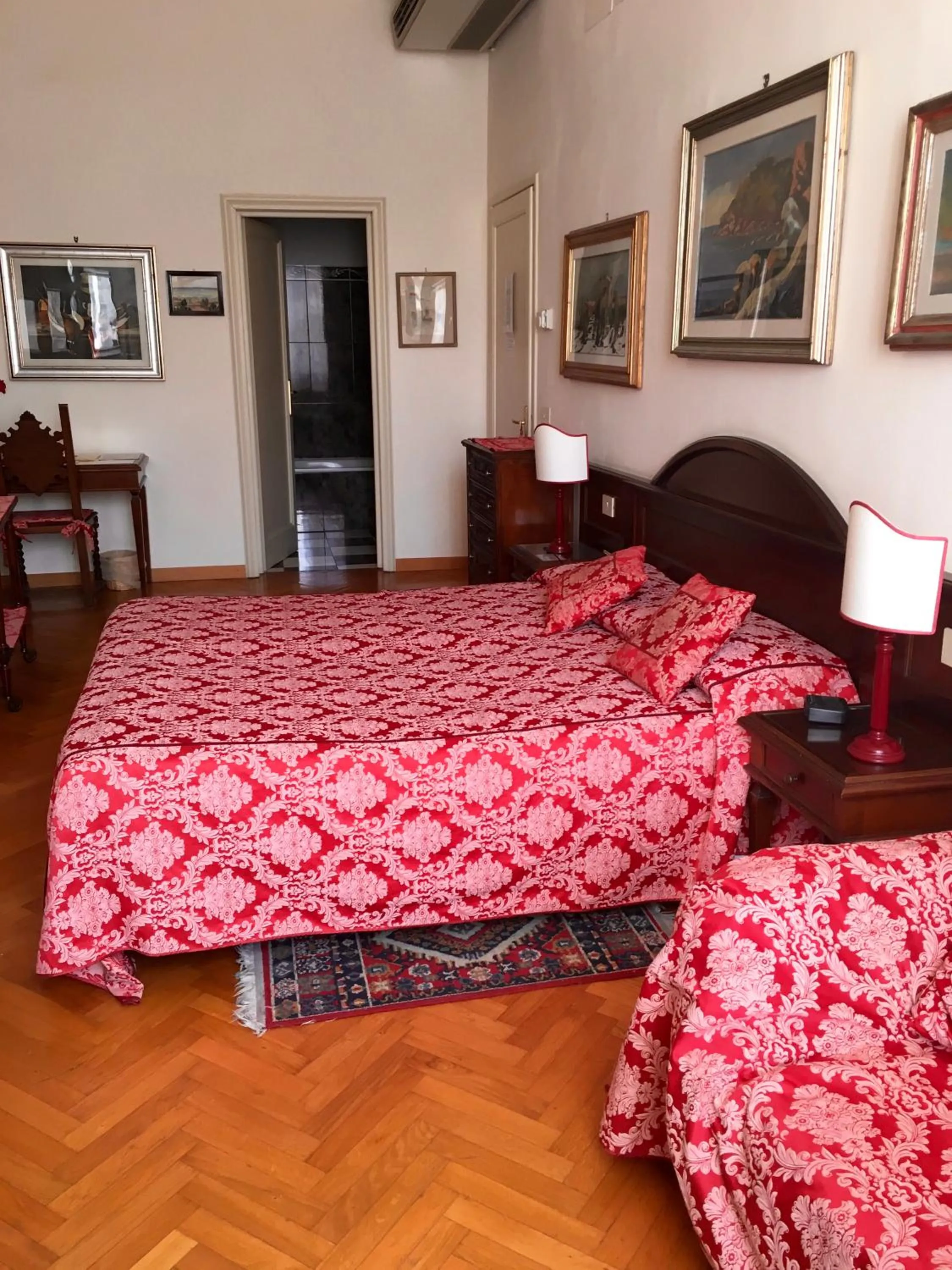 Staff, Bed in Soggiorno Antica Torre