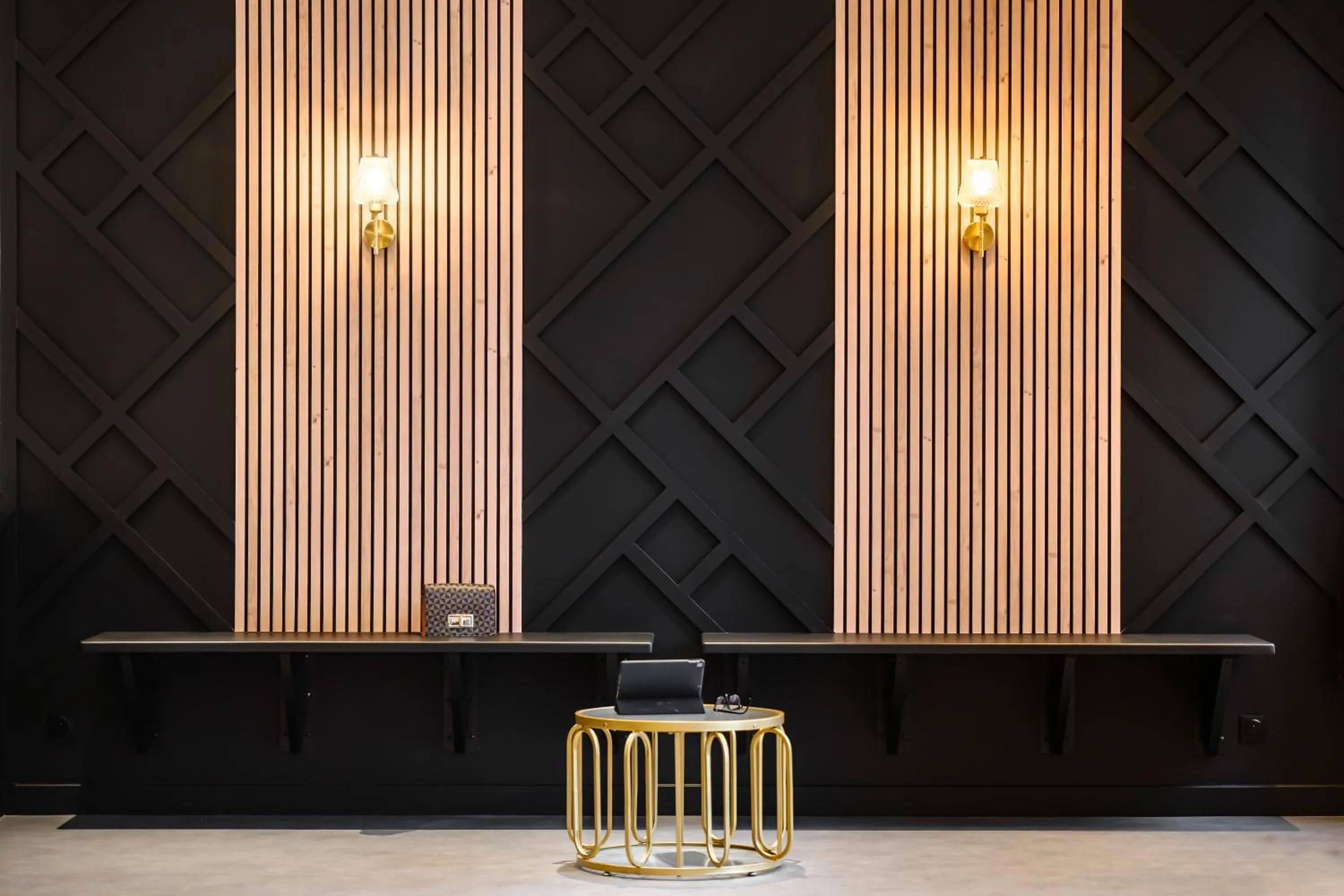 Lobby or reception in Hôtel du Parc Thionville Centre