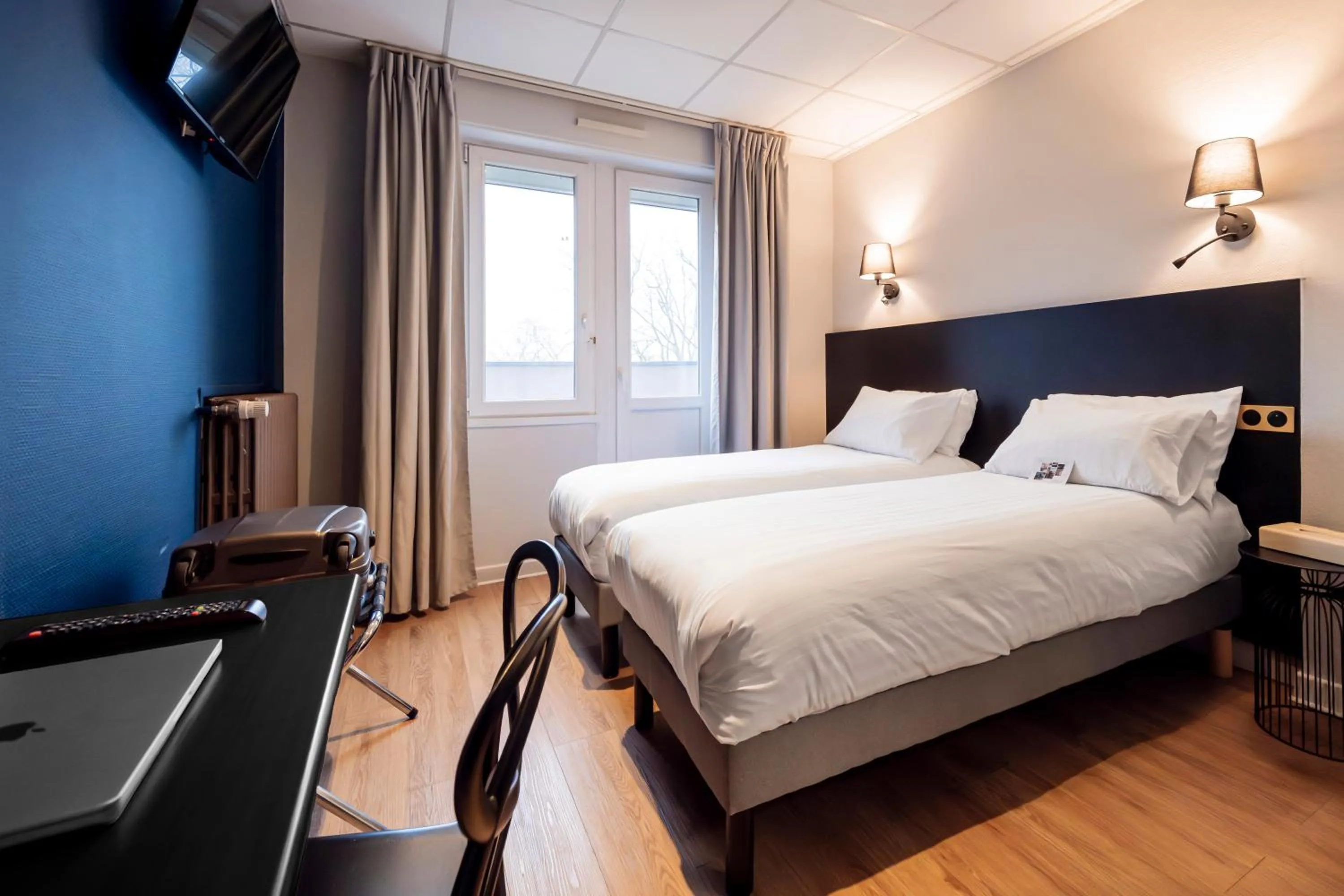 Bedroom, Bed in Hôtel du Parc Thionville Centre