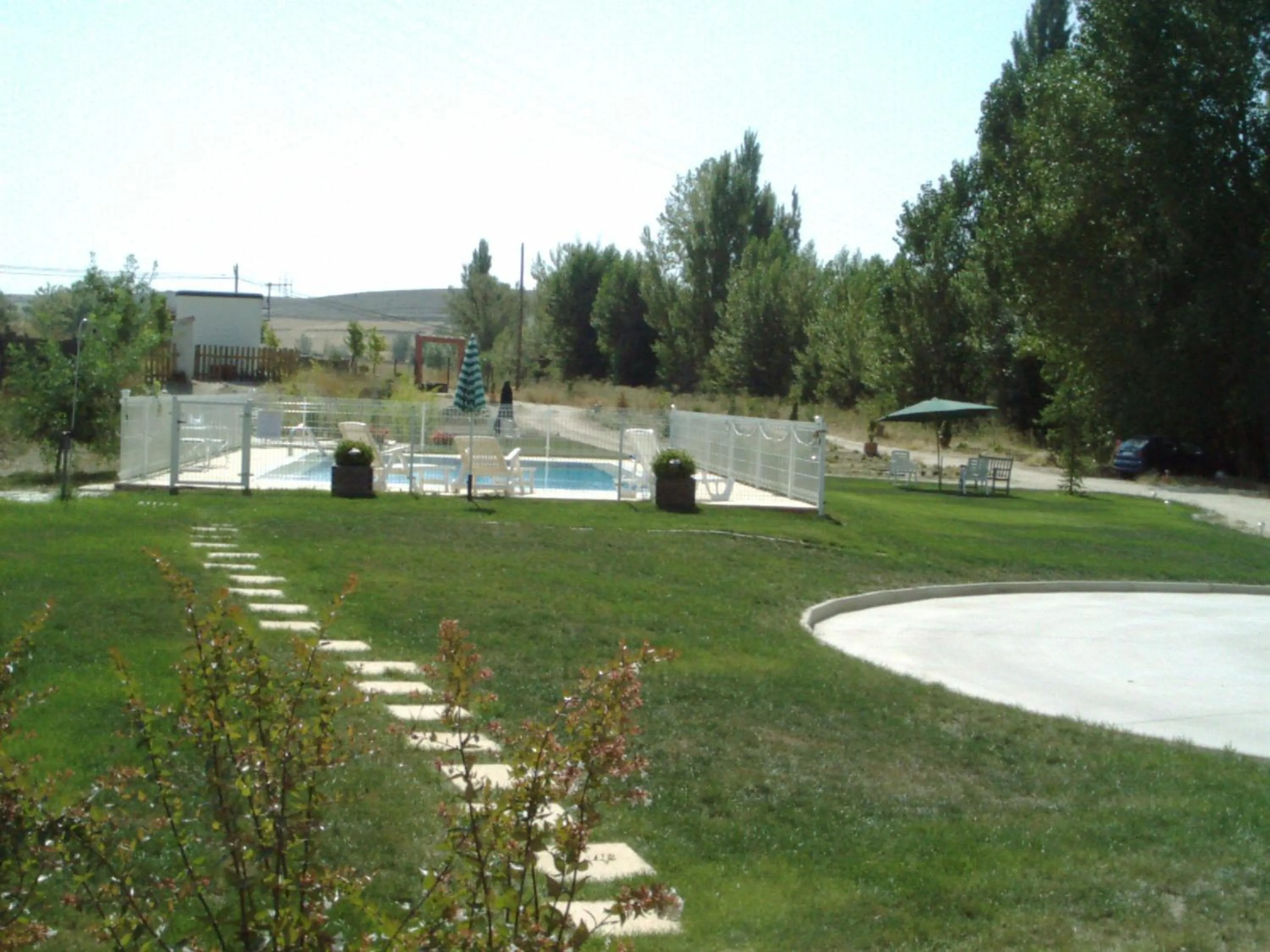 Garden in Hotel Santa Coloma del Camino