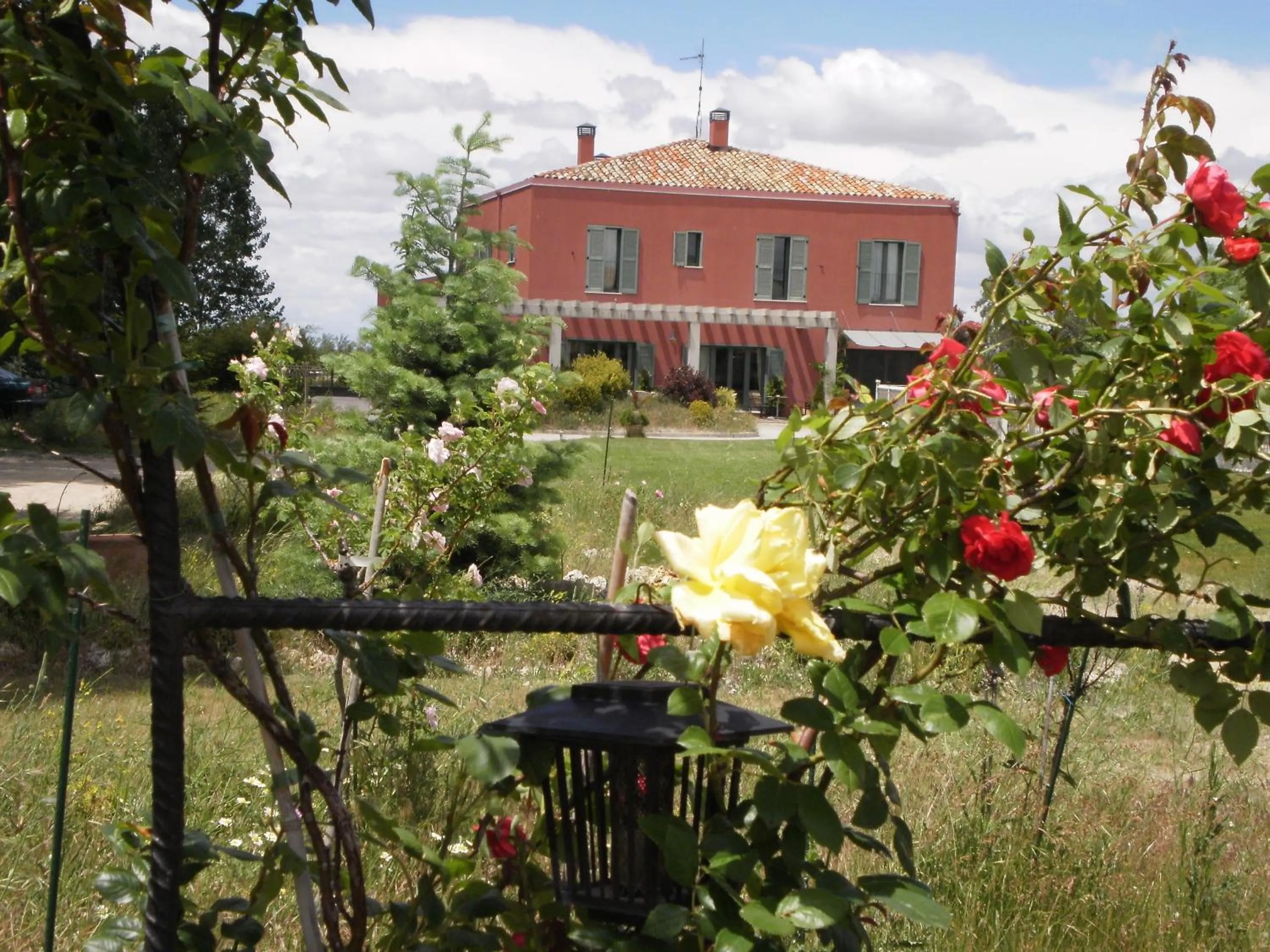 Facade/entrance in Hotel Santa Coloma del Camino