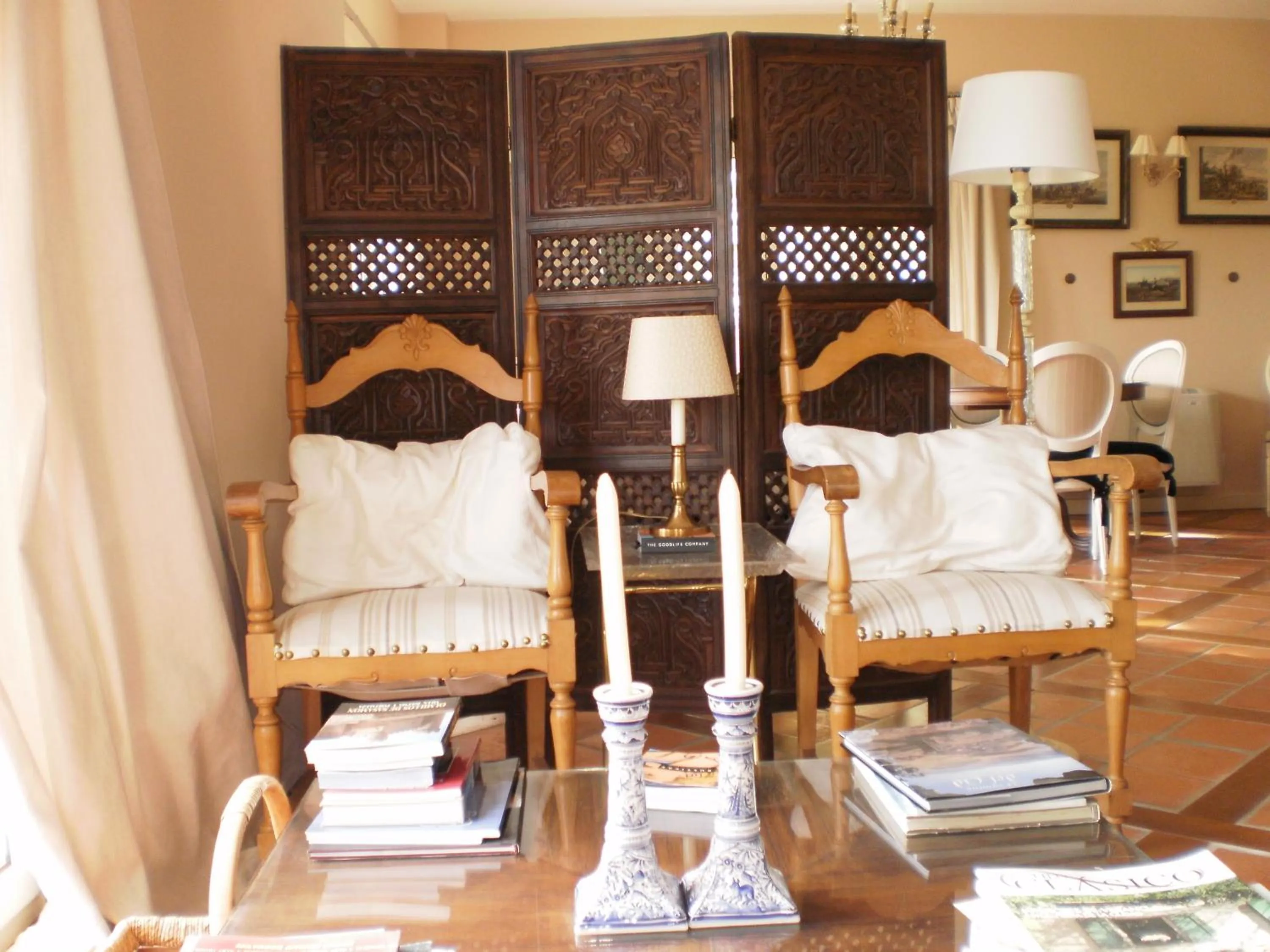 Decorative detail in Hotel Santa Coloma del Camino