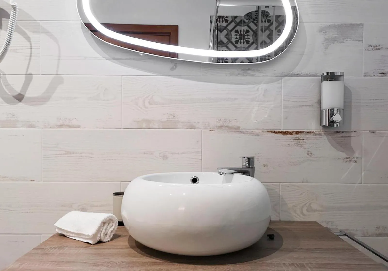 Bathroom in Calenda Suite