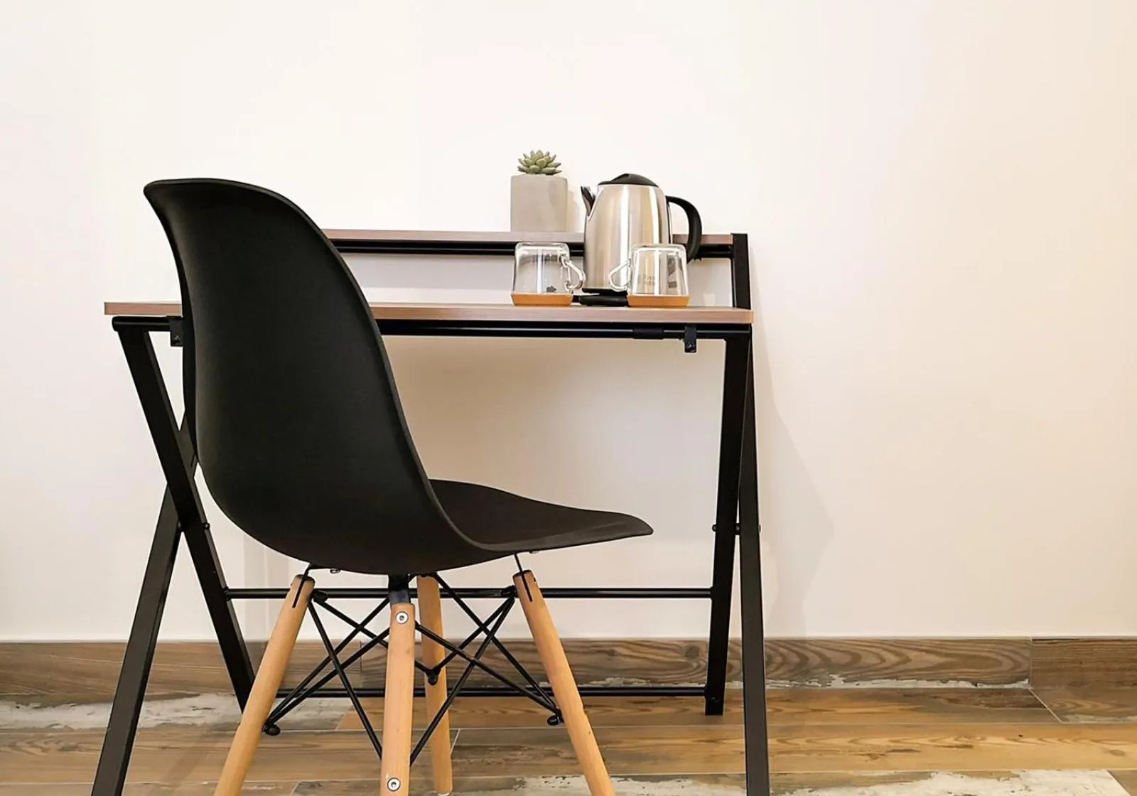Coffee/tea facilities in Calenda Suite