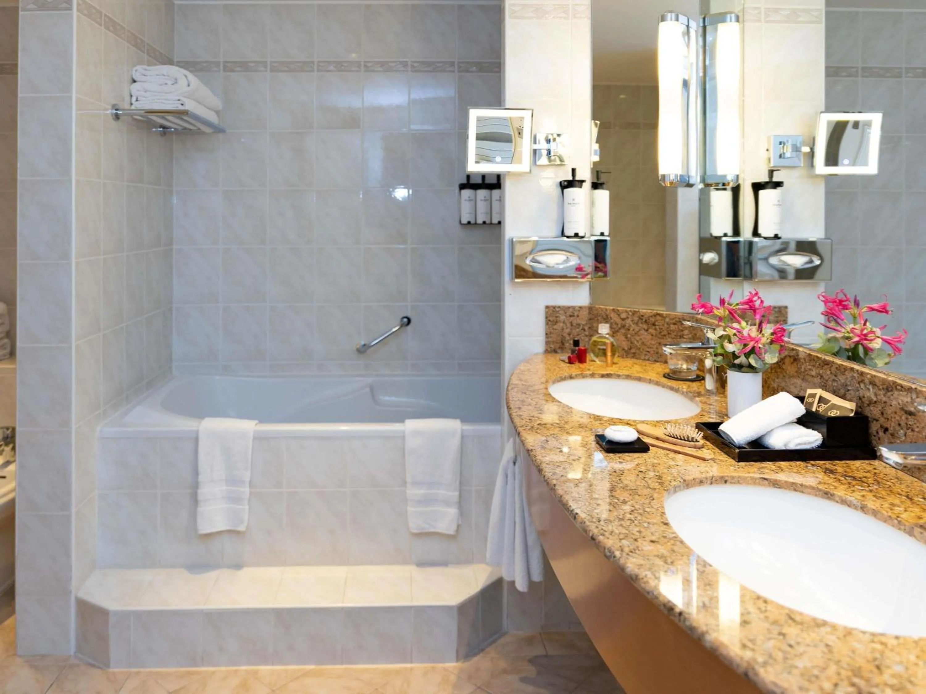 Bedroom in Sofitel Strasbourg Grande Ile