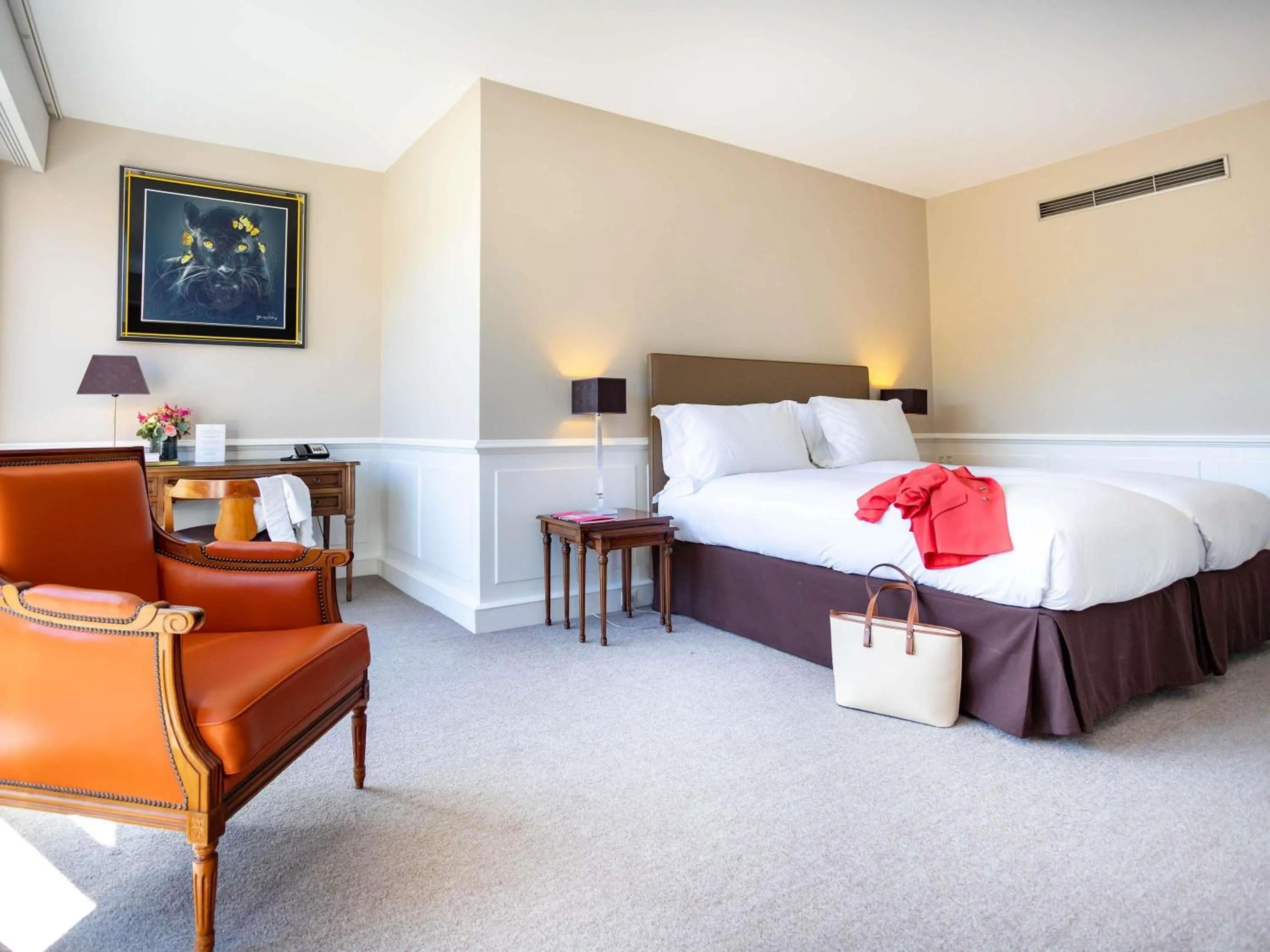 Bedroom, Bed in Sofitel Strasbourg Grande Ile