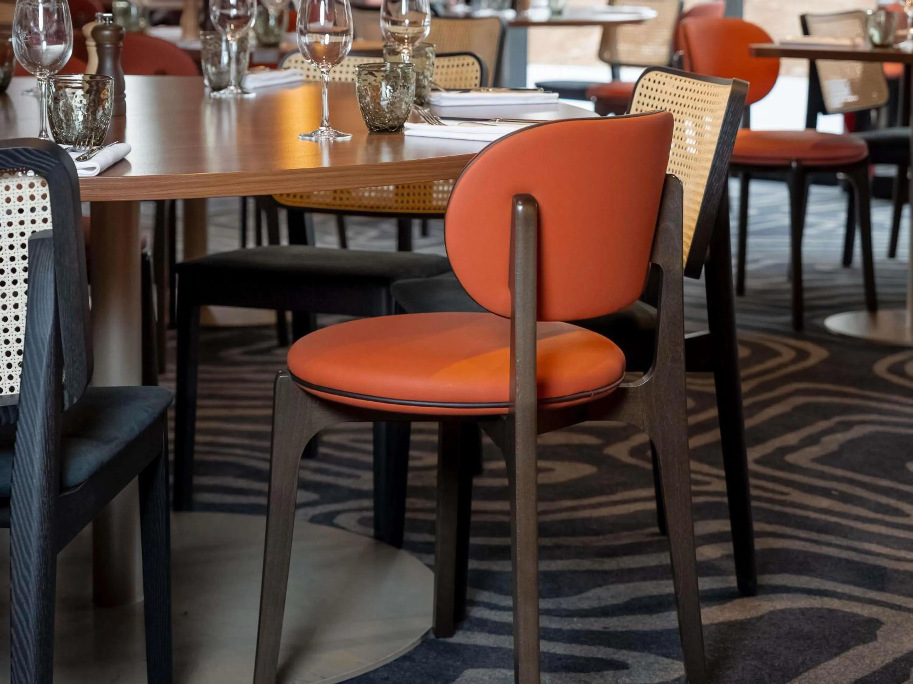 Lounge or bar in Mercure Caen Cote De Nacre