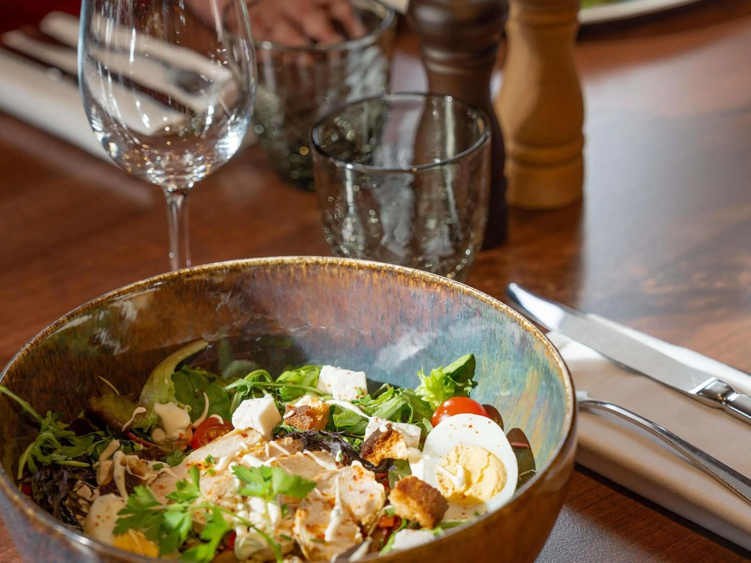 Restaurant/places to eat in Mercure Caen Cote De Nacre