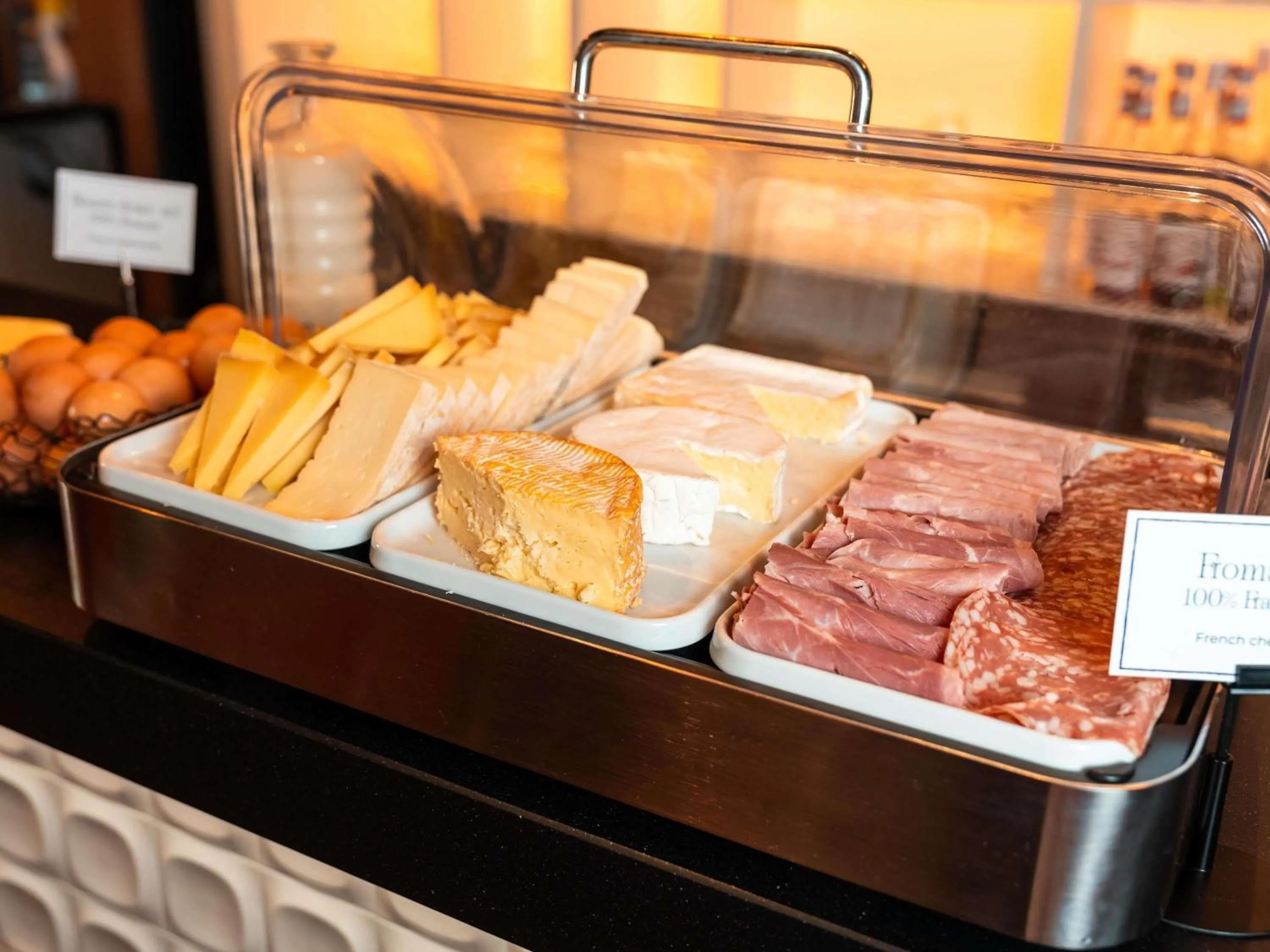 Breakfast in Mercure Caen Cote De Nacre