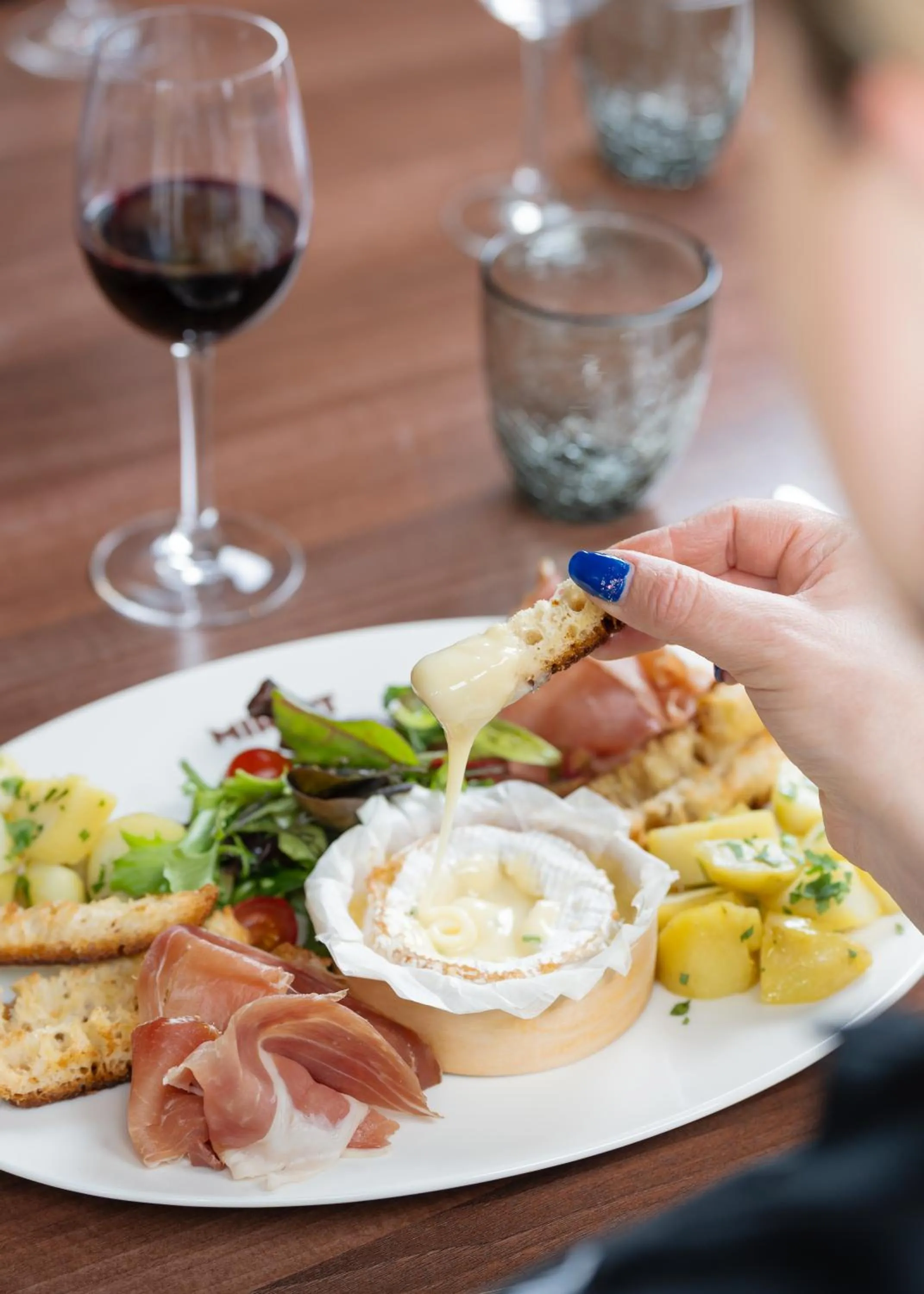 Restaurant/places to eat in Mercure Caen Cote De Nacre