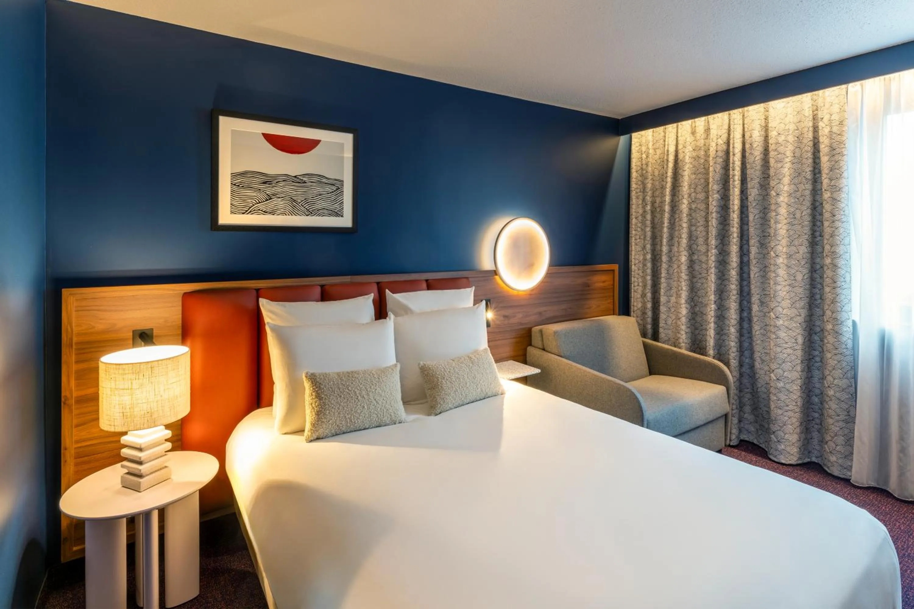 Photo of the whole room, Bed in Mercure Caen Cote De Nacre