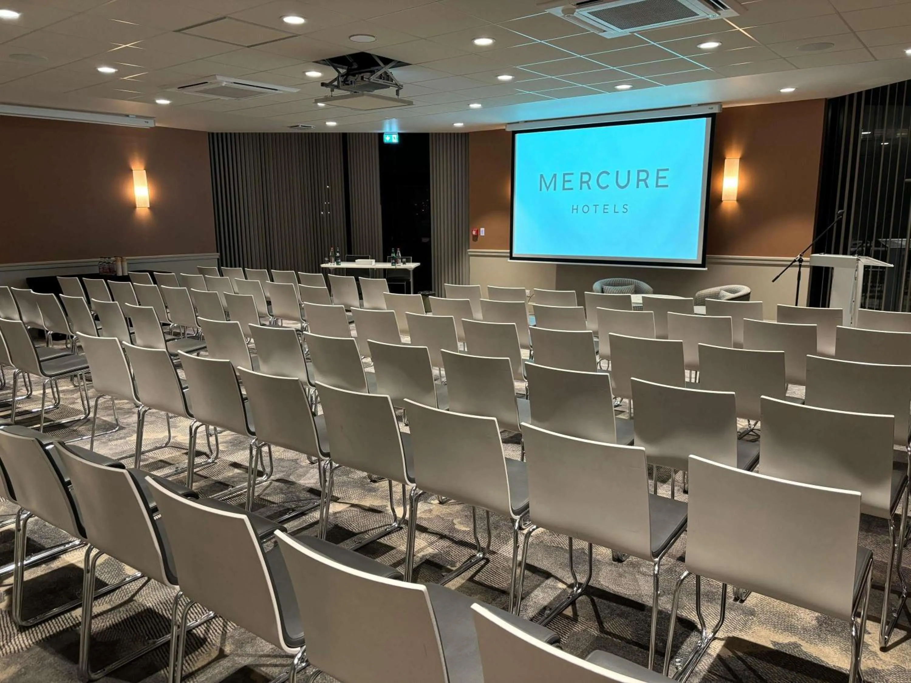 Meeting/conference room in Mercure Caen Cote De Nacre