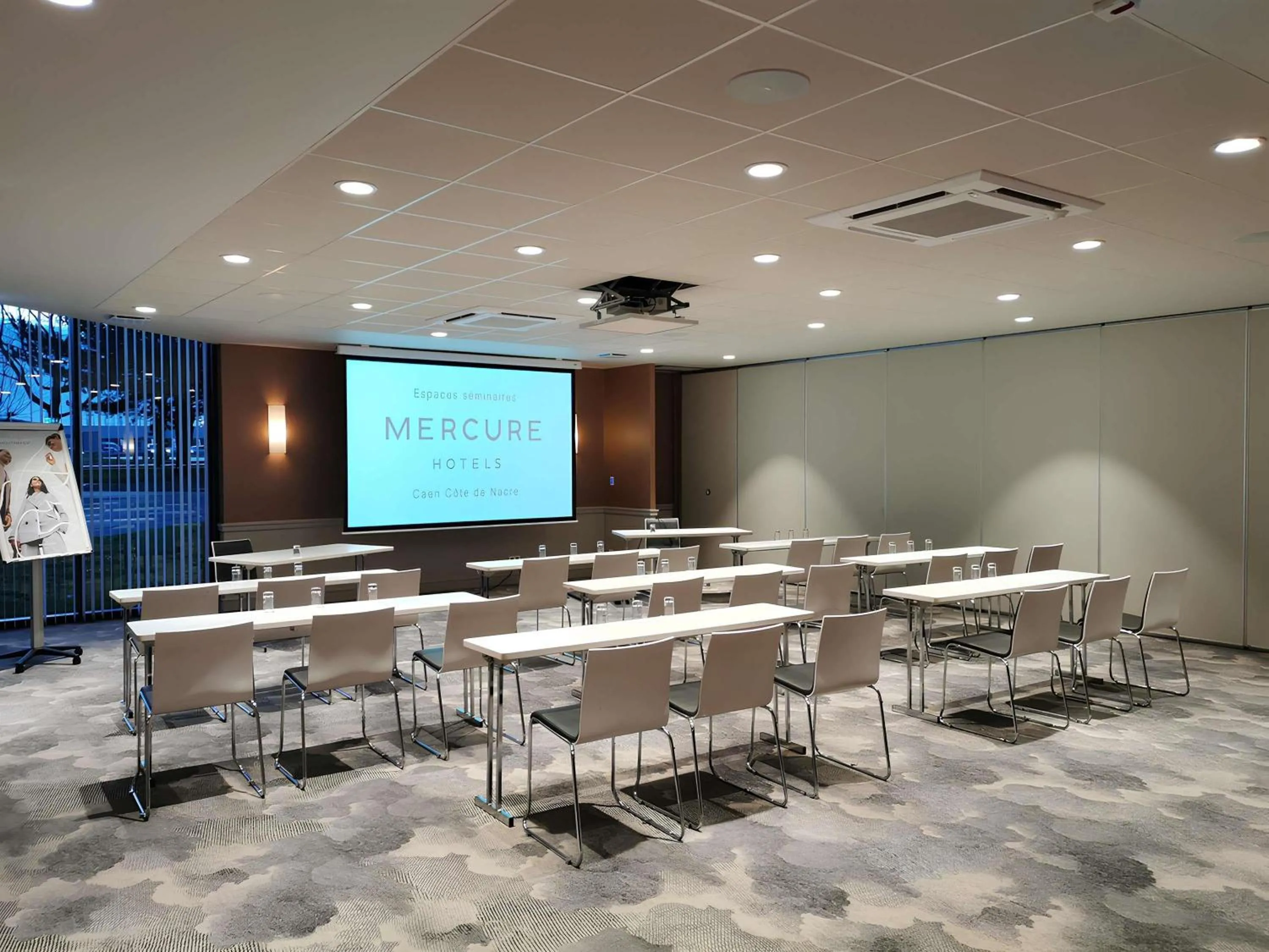 Meeting/conference room in Mercure Caen Cote De Nacre