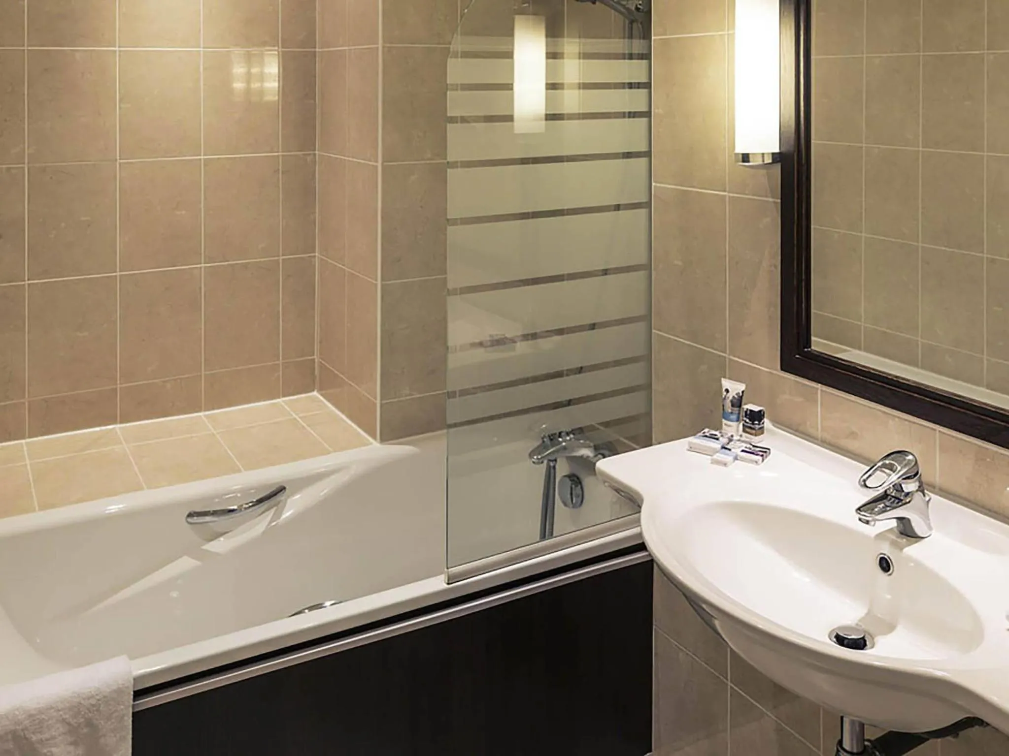 Bedroom in Hotel Mercure Rennes Cesson