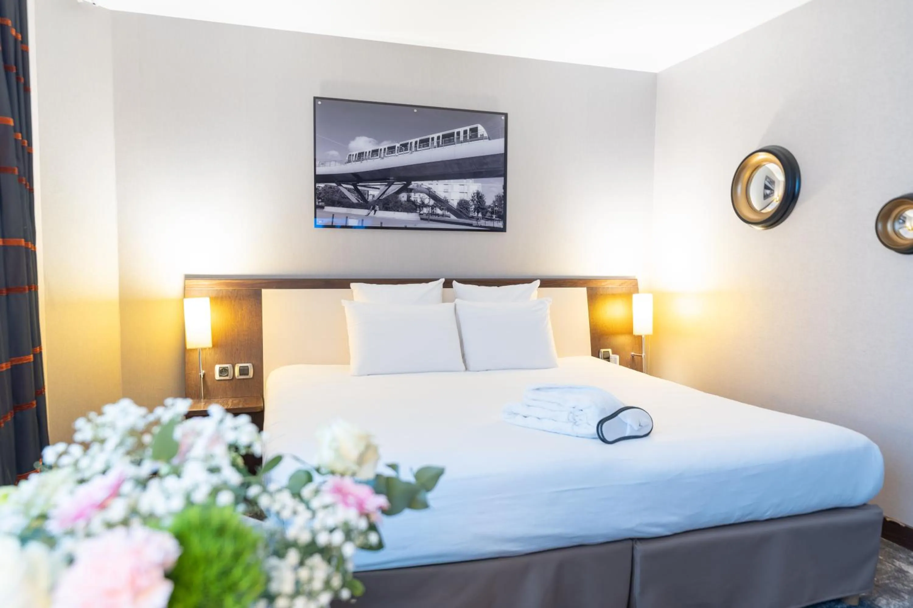 Bed in Hotel Mercure Rennes Cesson