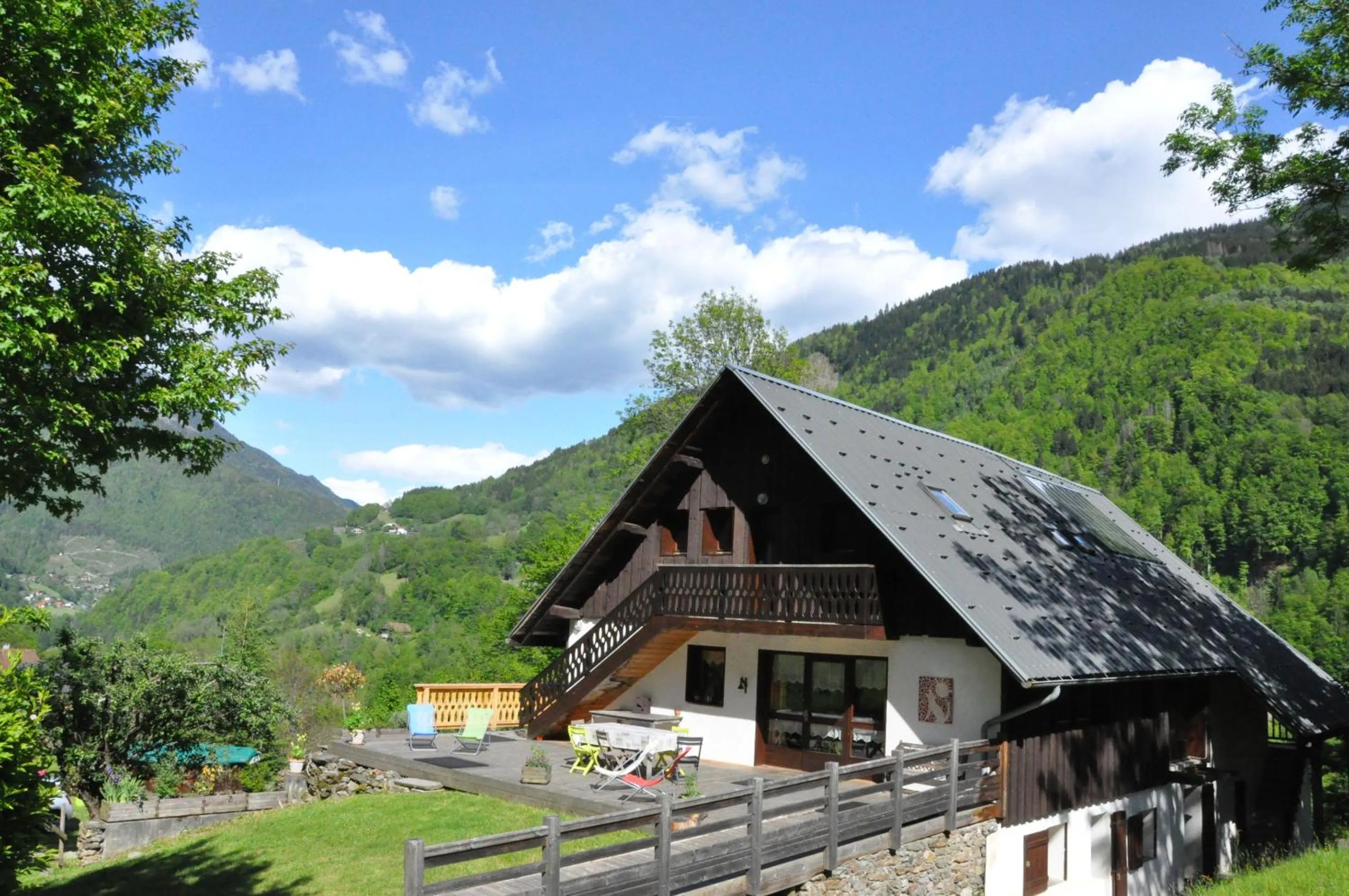 Property building in La Grange Aux Loups