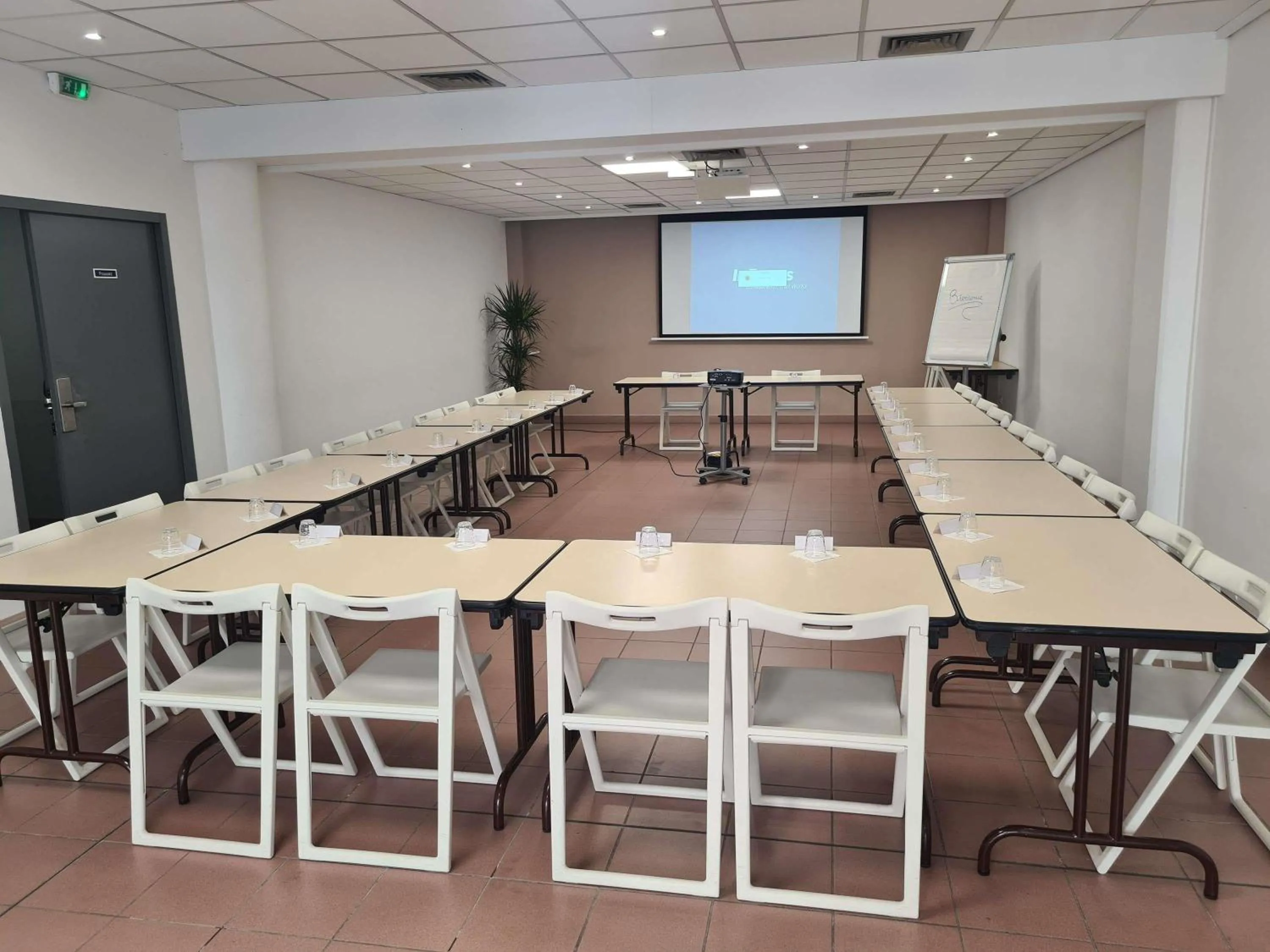 Property building in Ibis Budget Toulon Centre