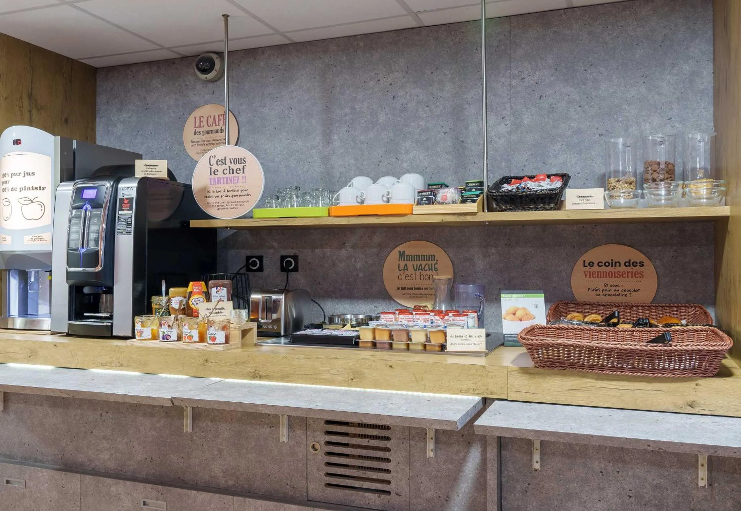 Breakfast in B&B HOTEL Troyes Centre