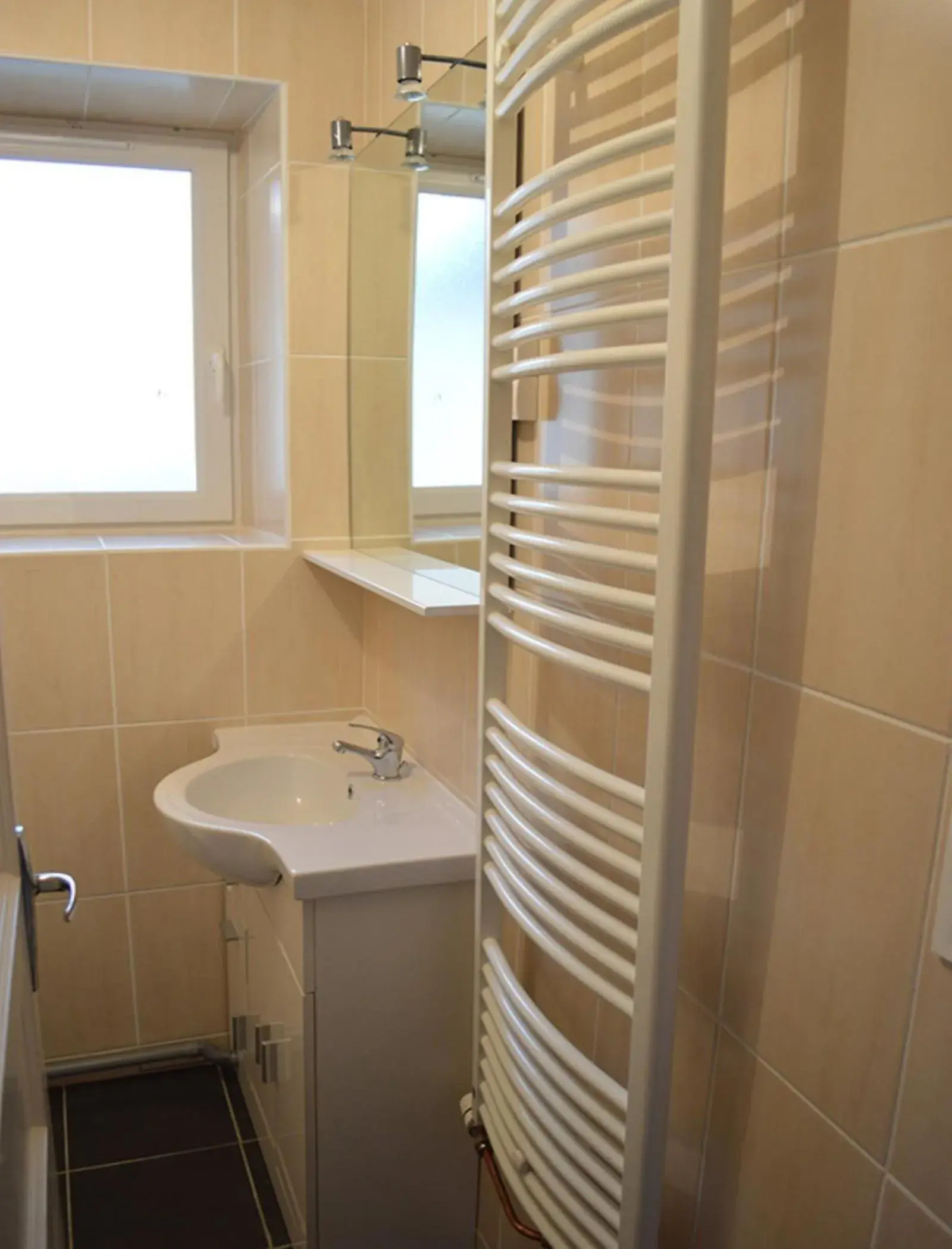 Twin room - Stair Access only in Hôtel Timgad Twin room - Stair Access only in Hôtel Timgad