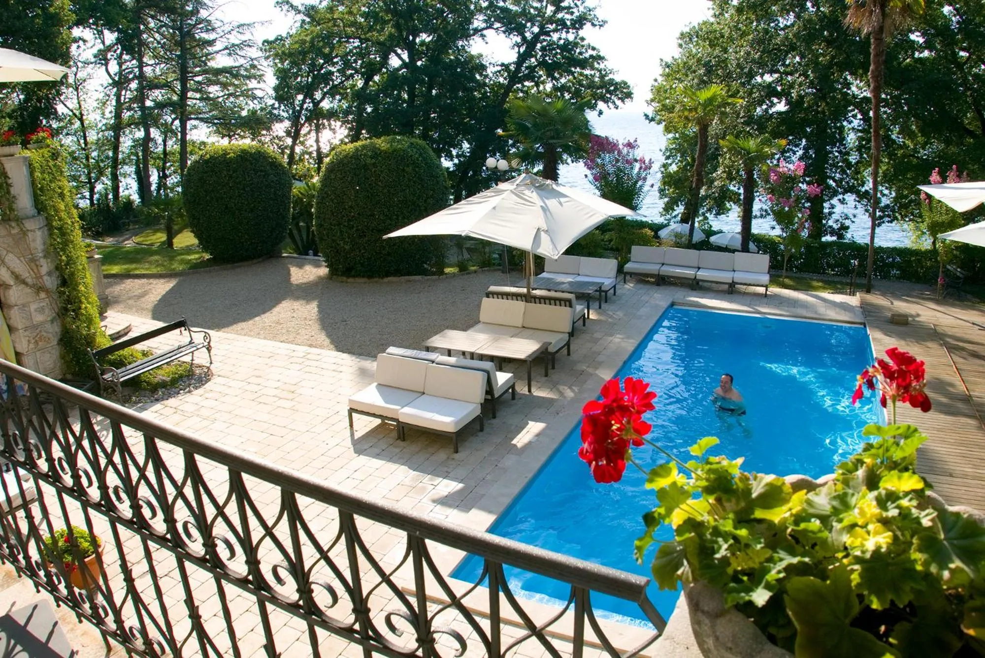 Pool view in Hotel Villa Astra